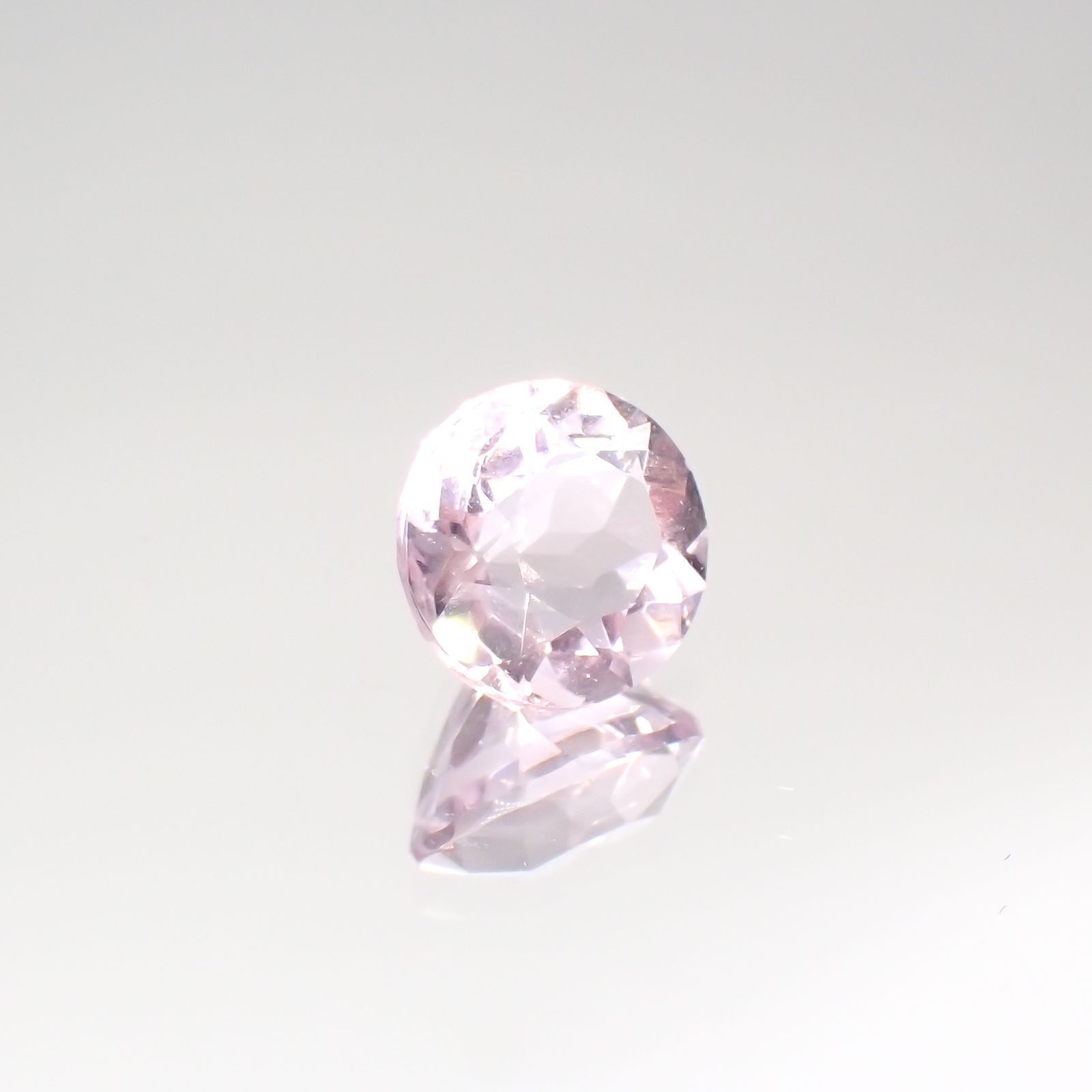 ピンクフローライト(宝石名フルオライト)ブラジル産 3.33ct 識別済[220115132]9.1x9mm前後