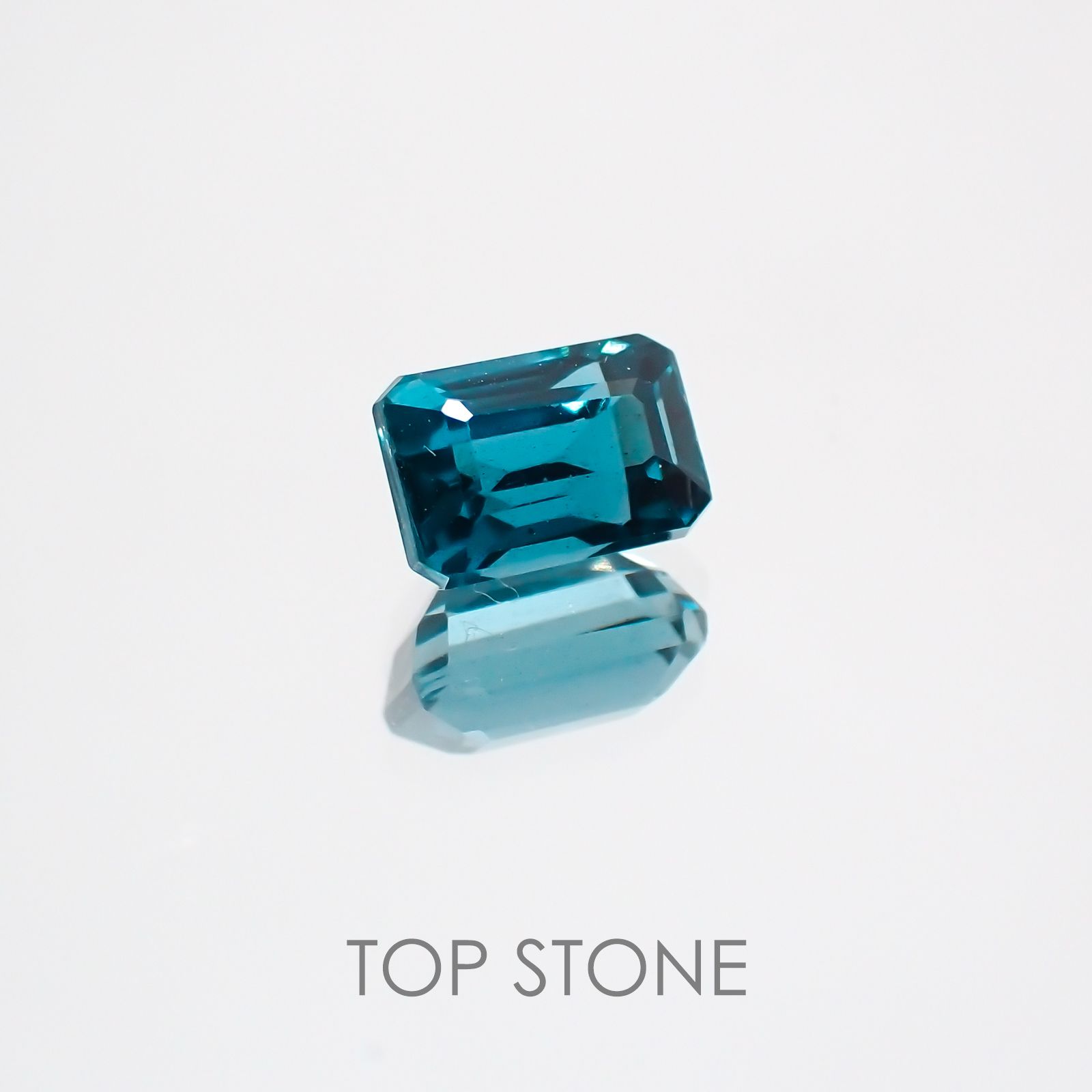 オーシャンブルーカイヤナイト インド産 ルース 0.92ct[210410522]5.8×3.8mm前後
