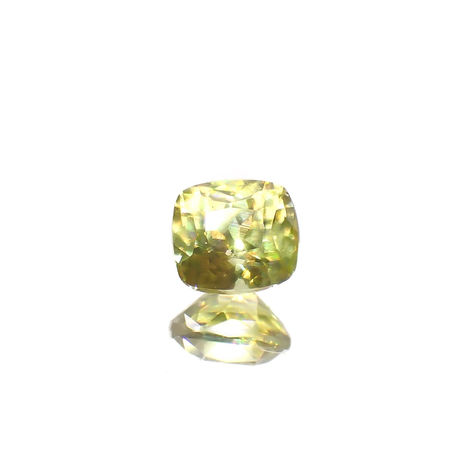 スフェーン マダガスカル産 0.36ct[240627909]4.1x3.7mm前後