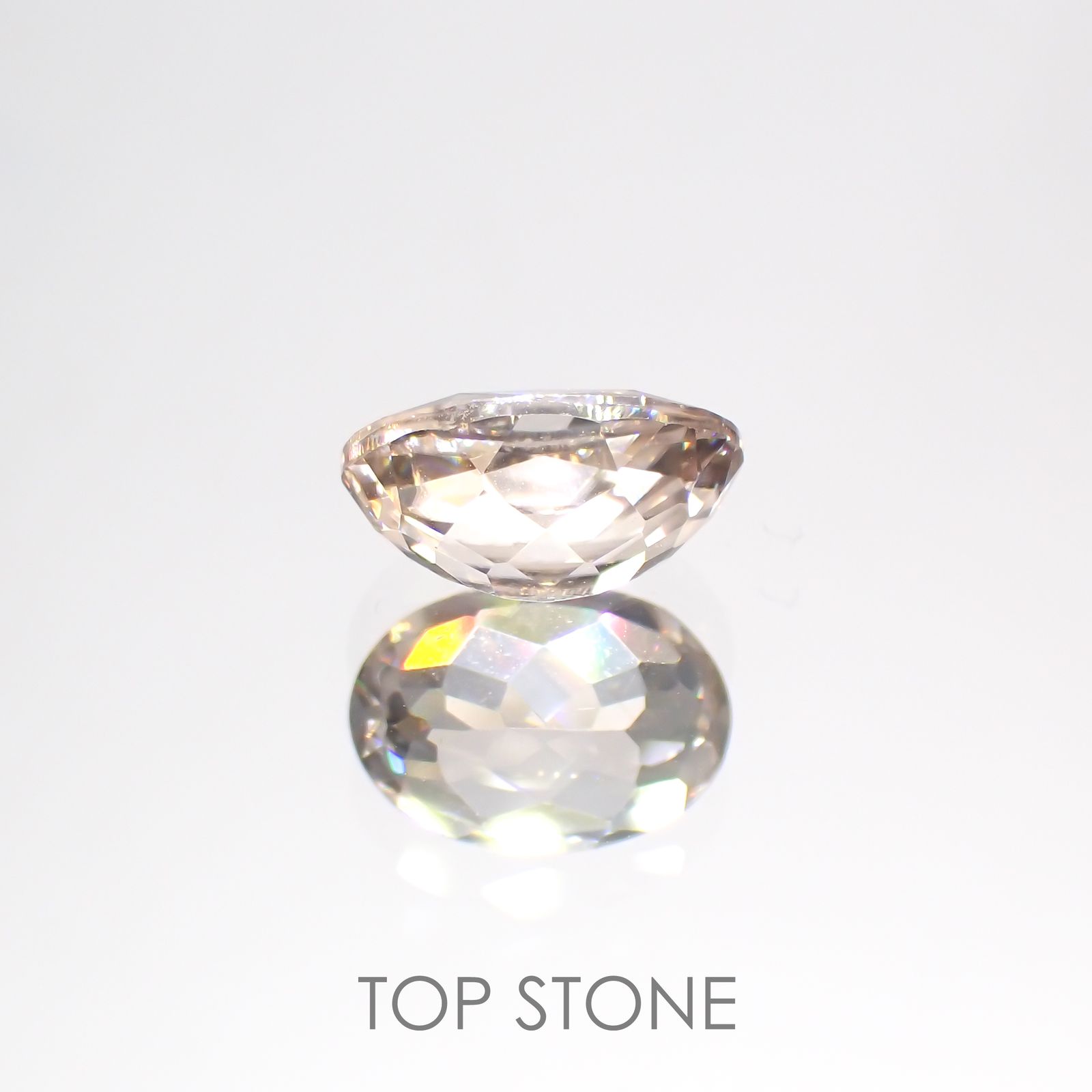 オレンジジルコン(宝石名ジルコン) スリランカ/カンボジア産 1.97ct 識別済[20118078]8.1×5.8mm前後