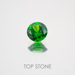 デマントイドガーネット(宝石名デマントイド・ガーネット)  ロシア産 0.170ct ソ付(彩珠)[210410513]3.3×3.3mm前後