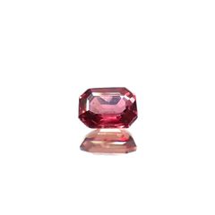 バーガンディーサファイア(宝石名サファイア)タンザニア産 0.24ct 識別済[240226292]3.9x2.7mm前後