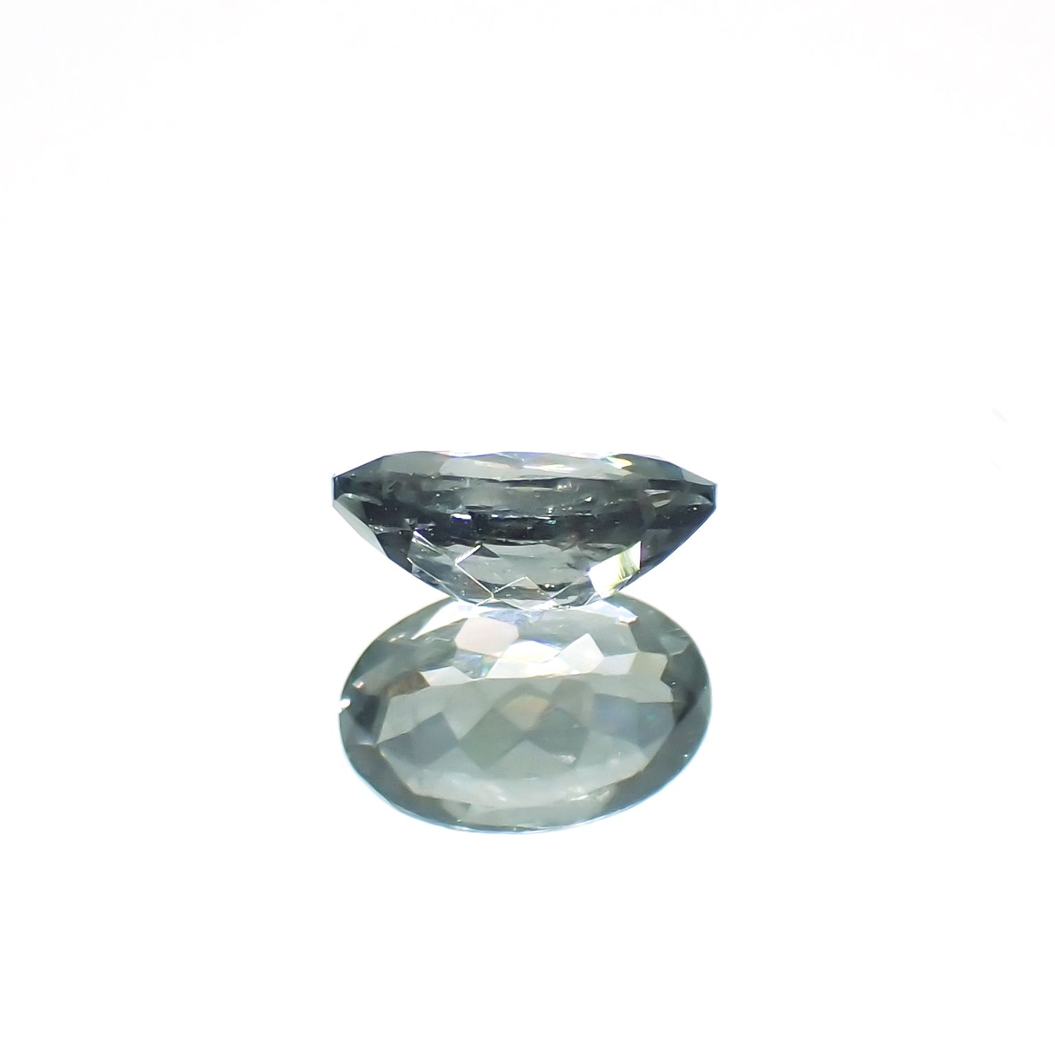 カラーチェンジガーネット アレキタイプ マダガスカル・ベキリー産 0.47ct[230522174]5.8x3.9mm前後