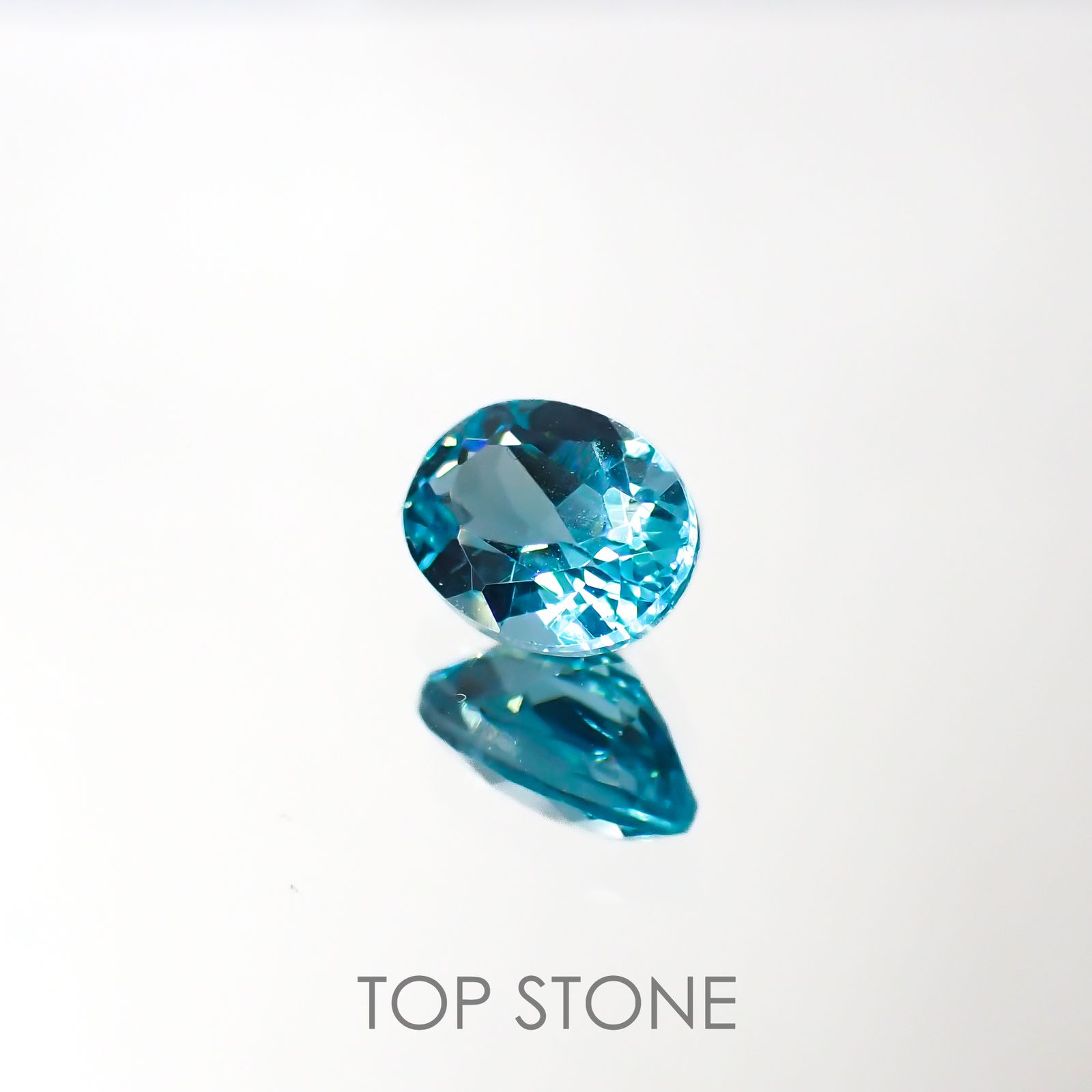 アパタイト(宝石名アパタイト)マダガスカル産 0.82ct 識別済[220616386]6.7x4.9mm前後