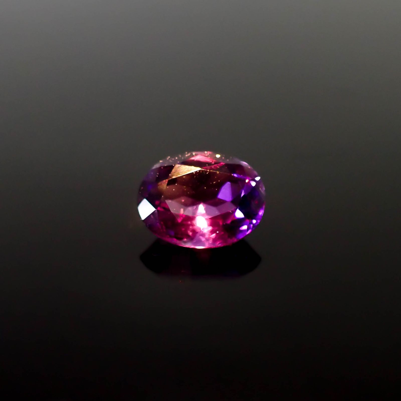 カラーシフトアメジスト ブラジル/ウルグアイ産 1.24ct [250530326]8.3x6.3mm前後