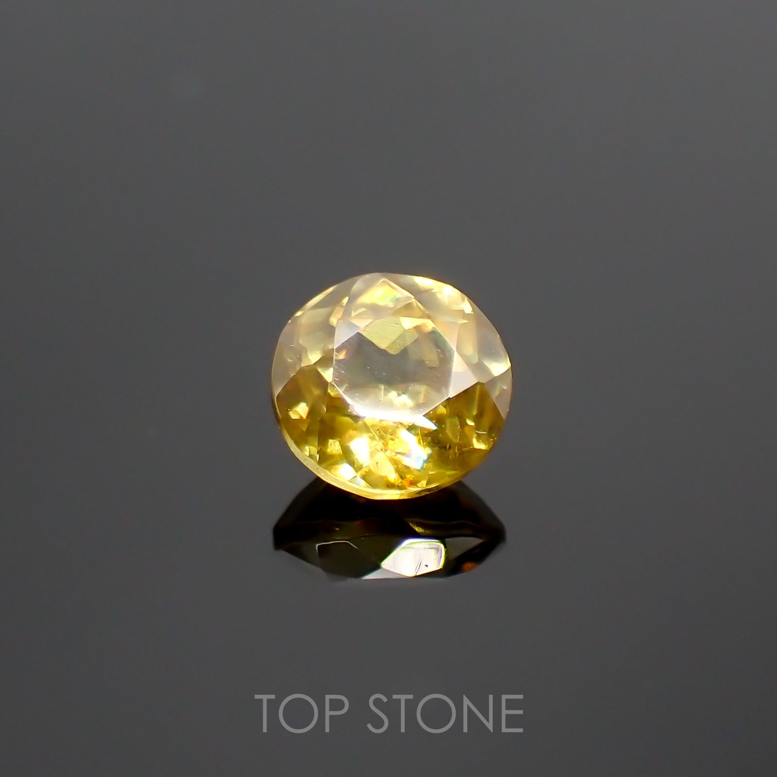 イエロースフェーン マダガスカル産 ルース 0.64ct[210812768]5×5mm前後