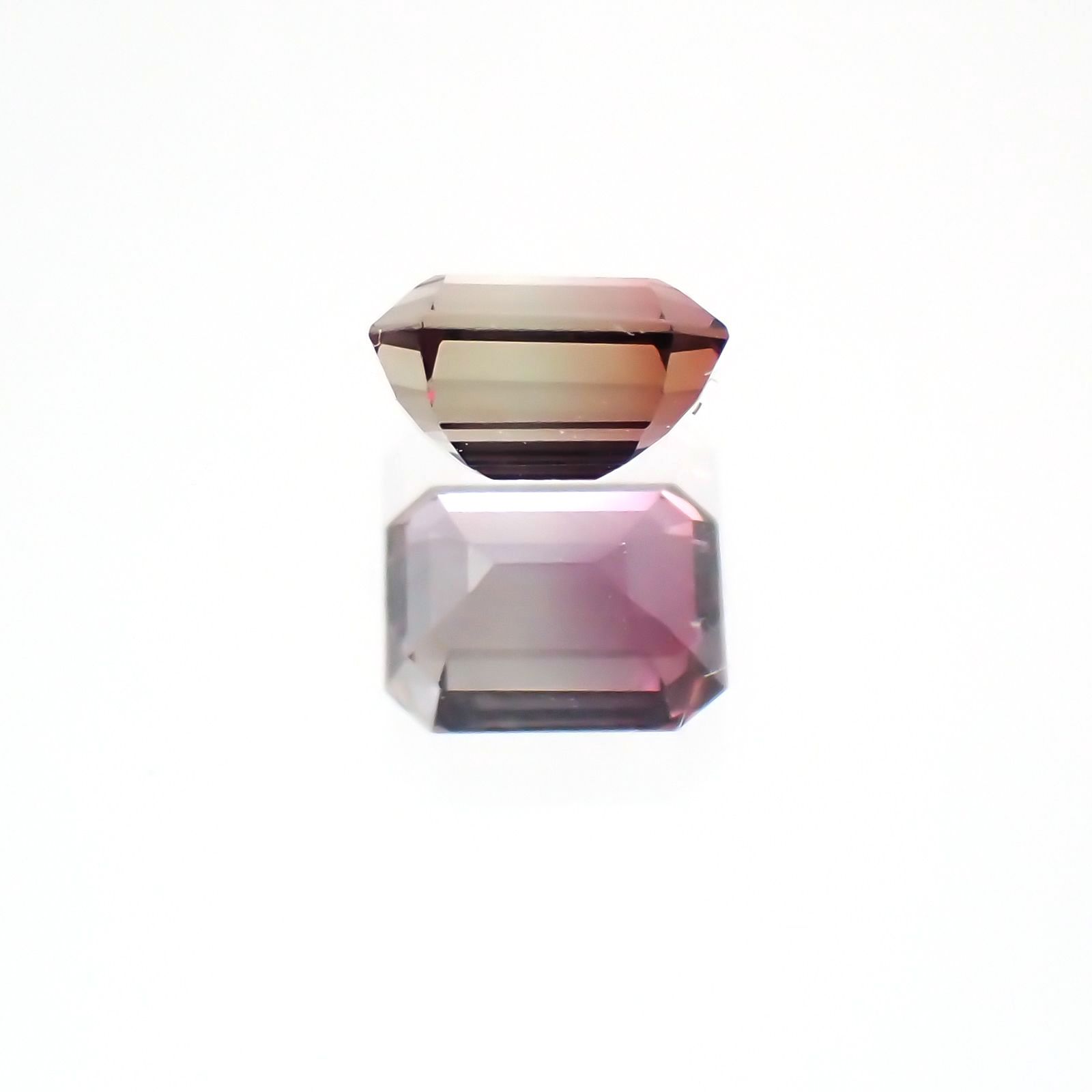 バイカラーサファイア(宝石名バイカラー・サファイア) タンザニア産 0.26ct 識別済[21069752]3.8×2.9mm前後