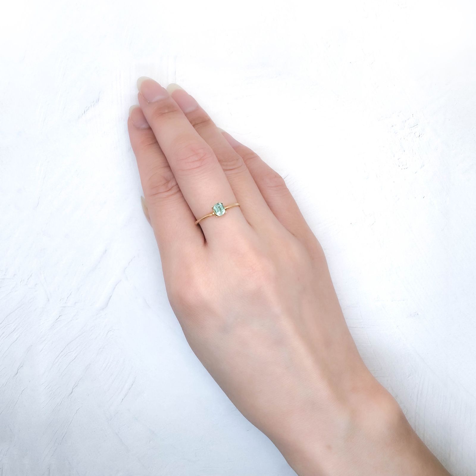 ミントトルマリン アフガニスタン産 0.38ct / 4.6x3.7mm前後 [251031207]