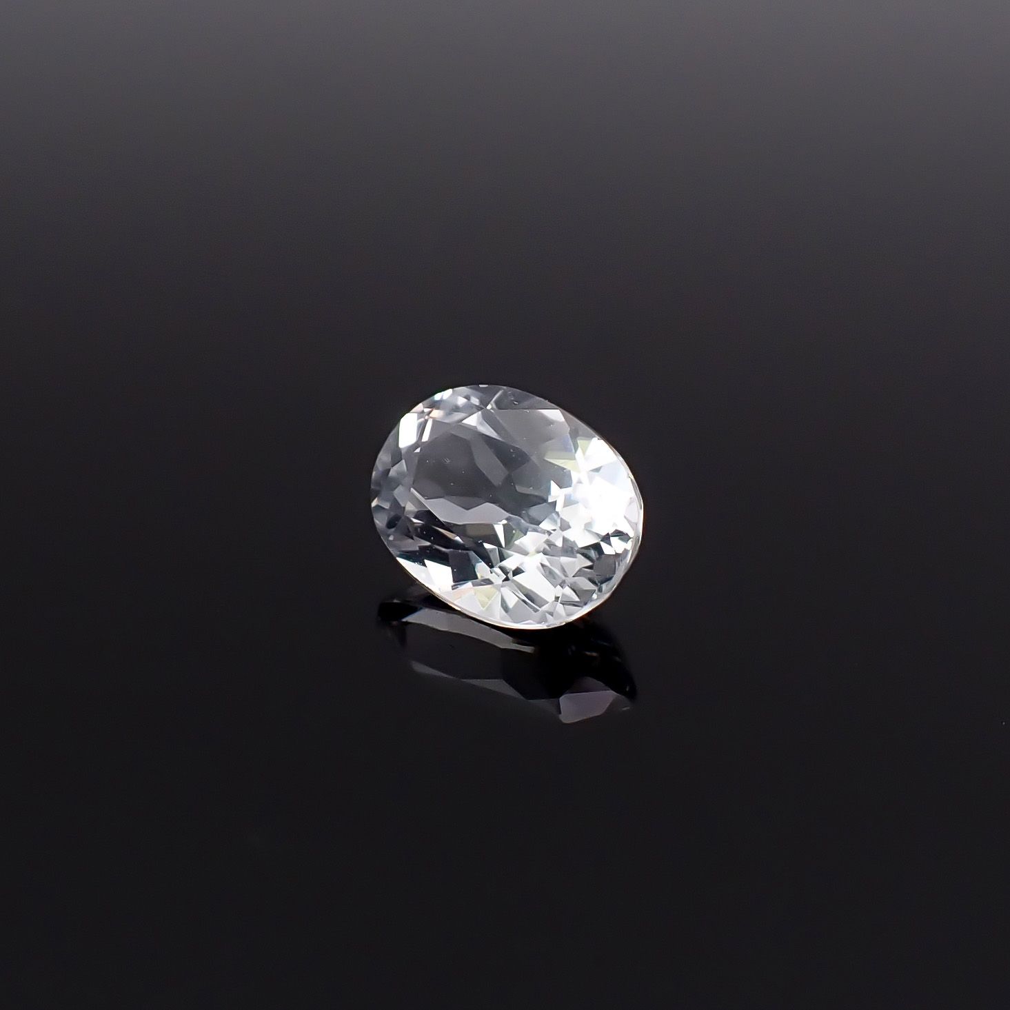 シルバーアパタイト フルオレッセンス アフリカ産 識別済 1.09ct / 7.4x5.5mm前後 [260632513]