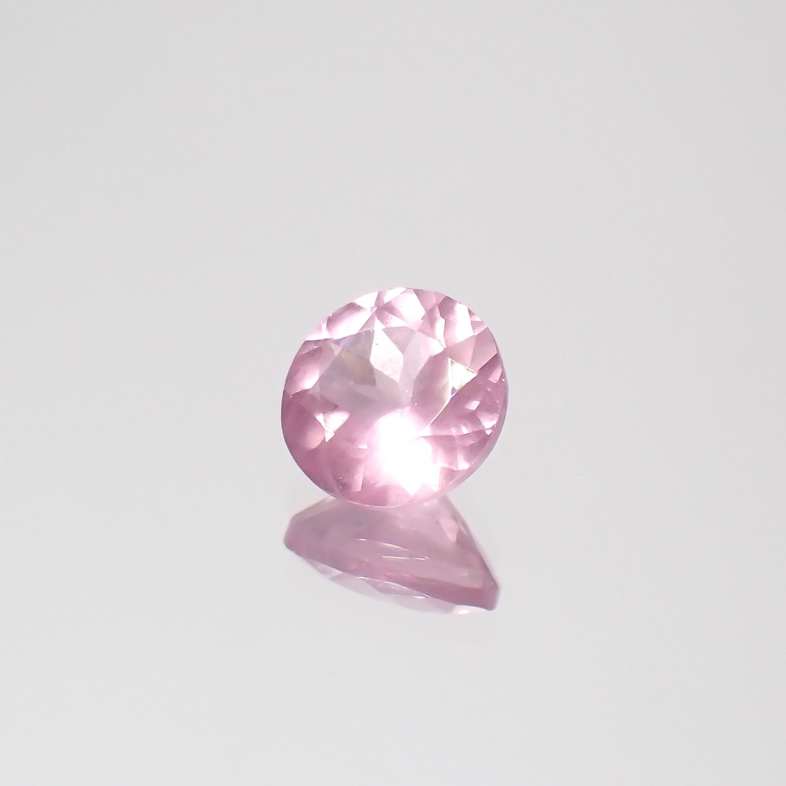 シルキーピンクスピネル タンザニア産 0.49ct[231224952]5x5mm前後