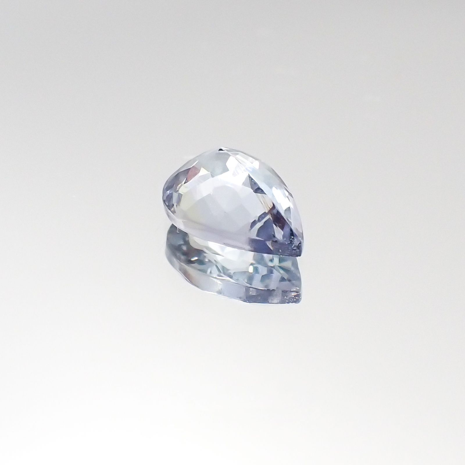 バイカラータンザナイト 非加熱(宝石名バイカラー・タンザナイト)タンザニア産 0.59ct 識別済[231023960]6.7x4.6mm前後