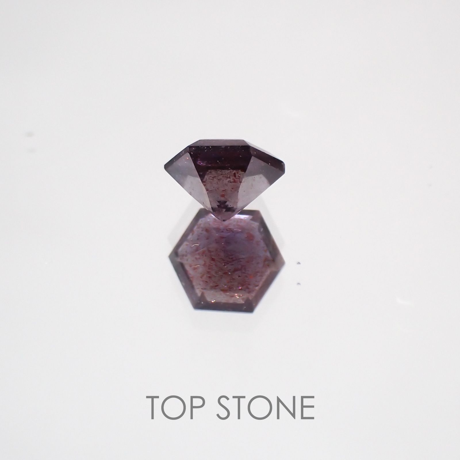 ◇ヘキサゴンカット◇ブラッドショットアイオライトSA インド産 ルース 0.28ct[210210084]4.1×4.1mm前後
