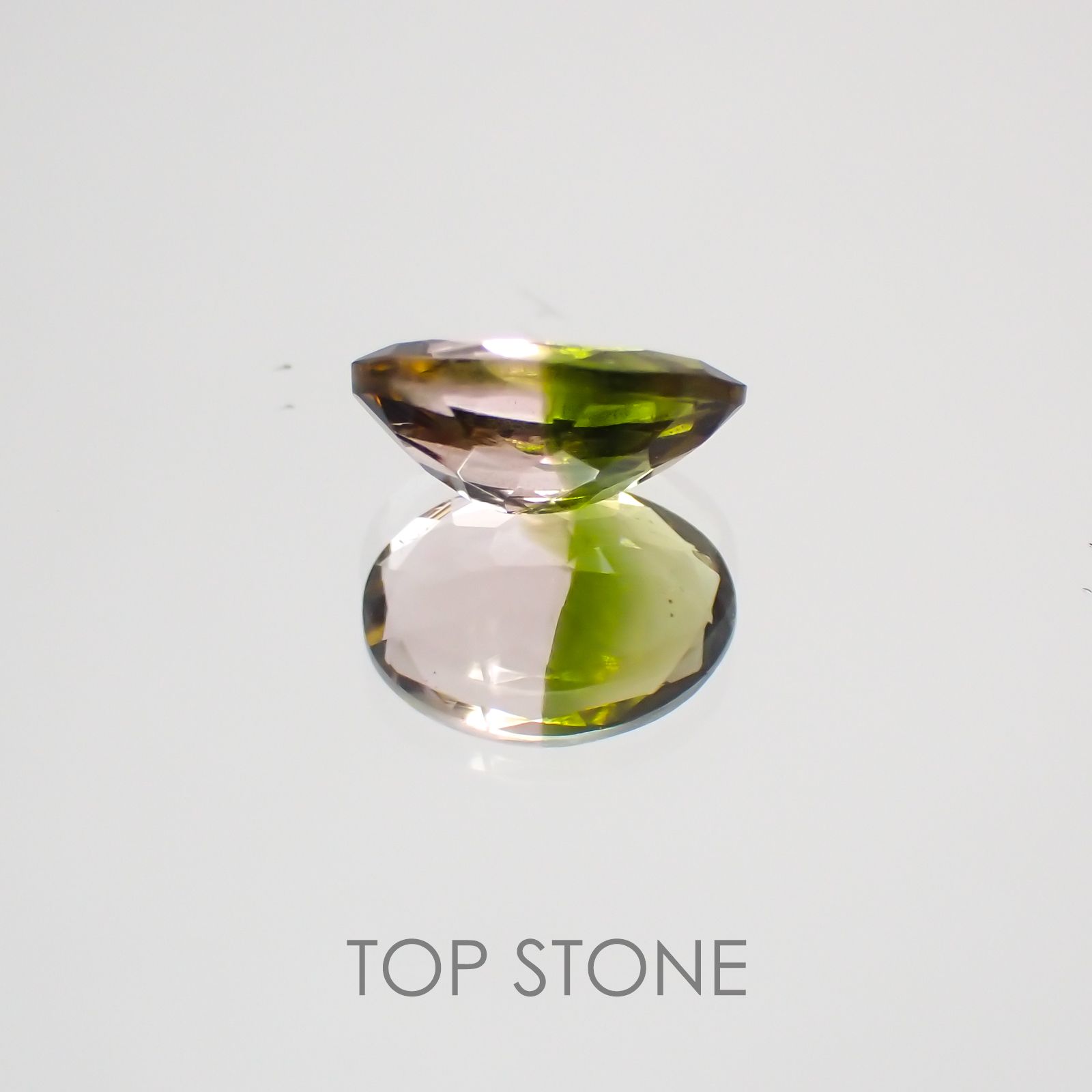 バイカラートルマリン ブラジル・アフリカ産 ルース 0.71ct[210410455]7.1×5.1mm前後