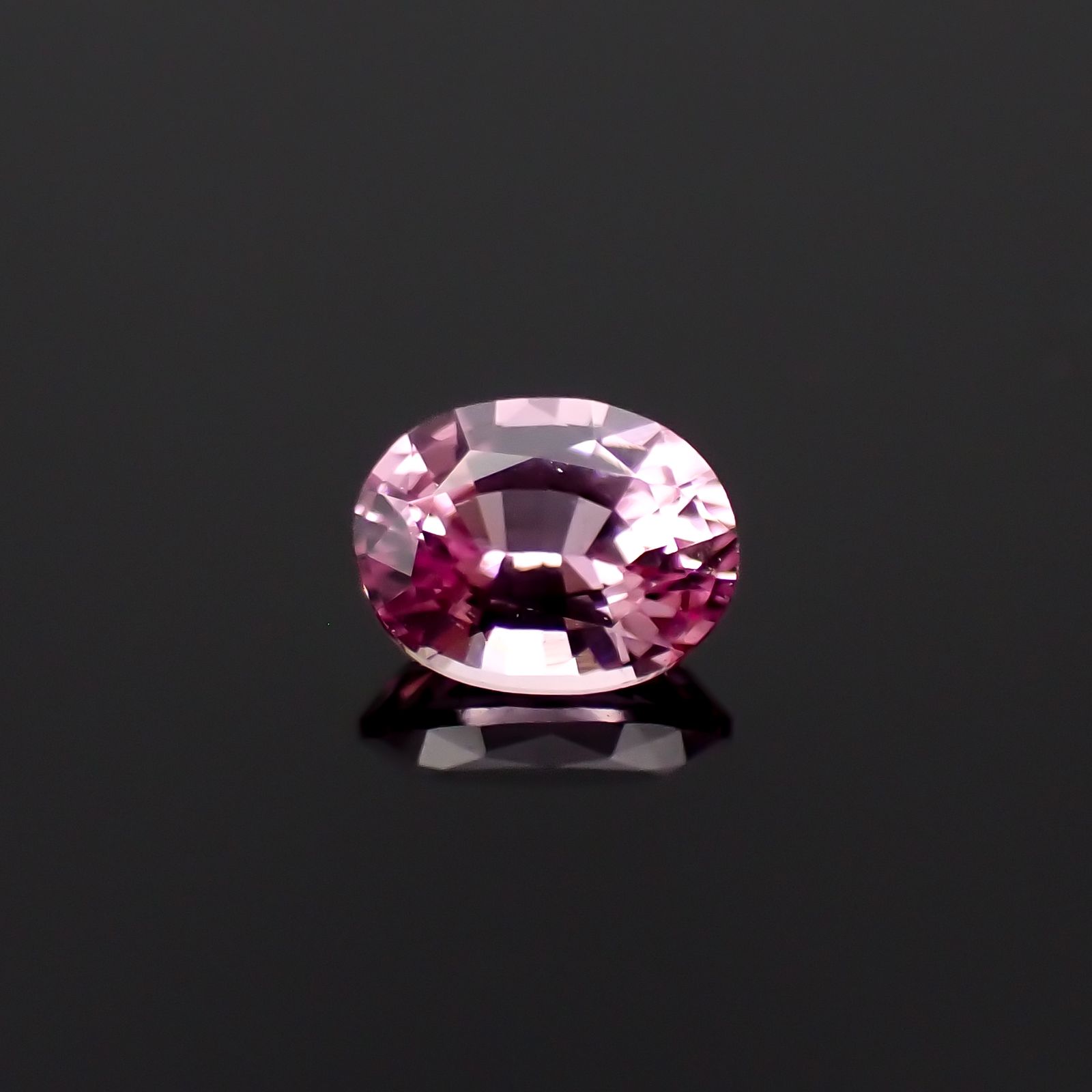 ネオンピンクサファイア スリランカ産 0.31ct[230421531]4.3x3.4mm前後