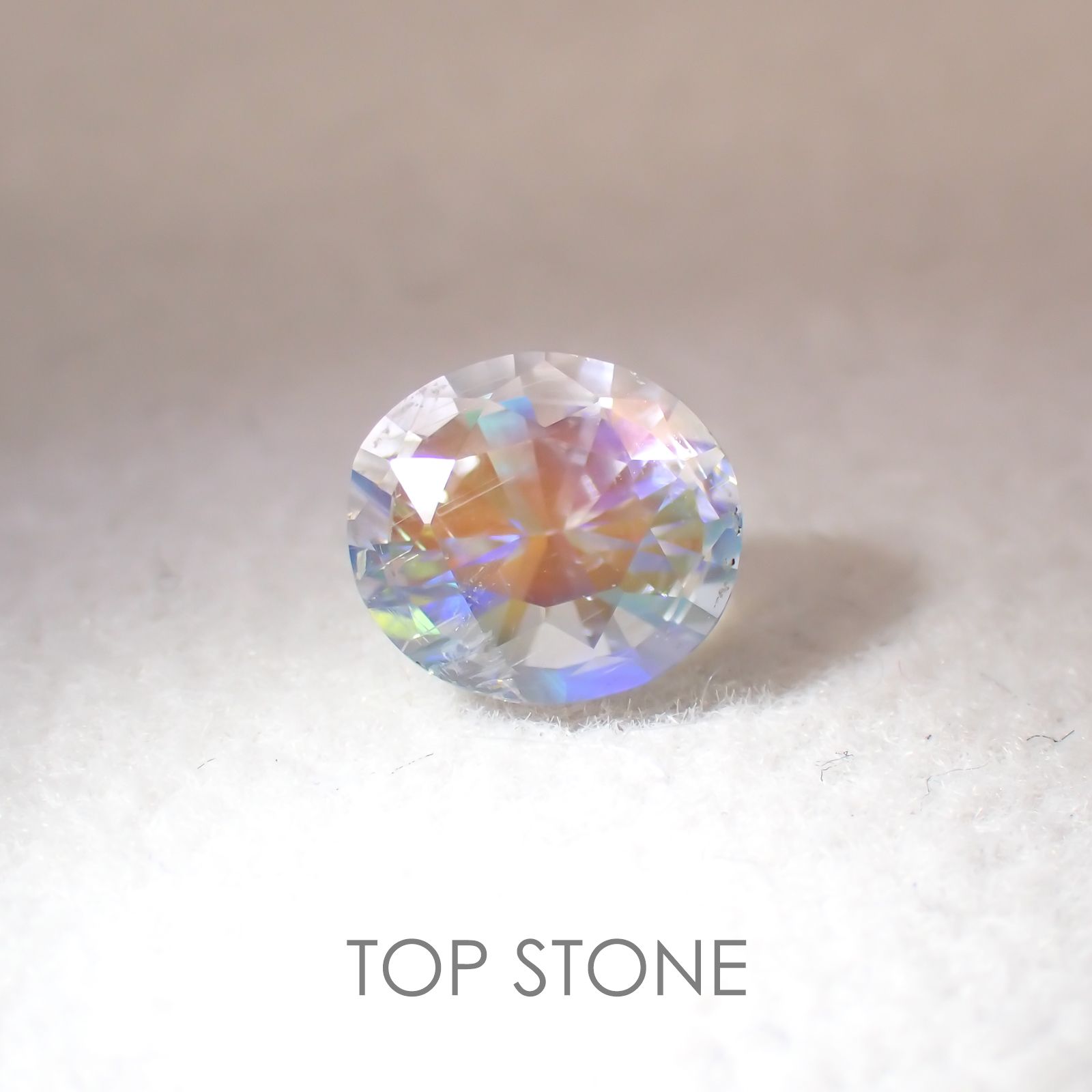 レインボームーンストーン(アンデシンラブラドライト) マダガスカル産 ルース 0.79ct[210310126]6.2×5.5mm前後