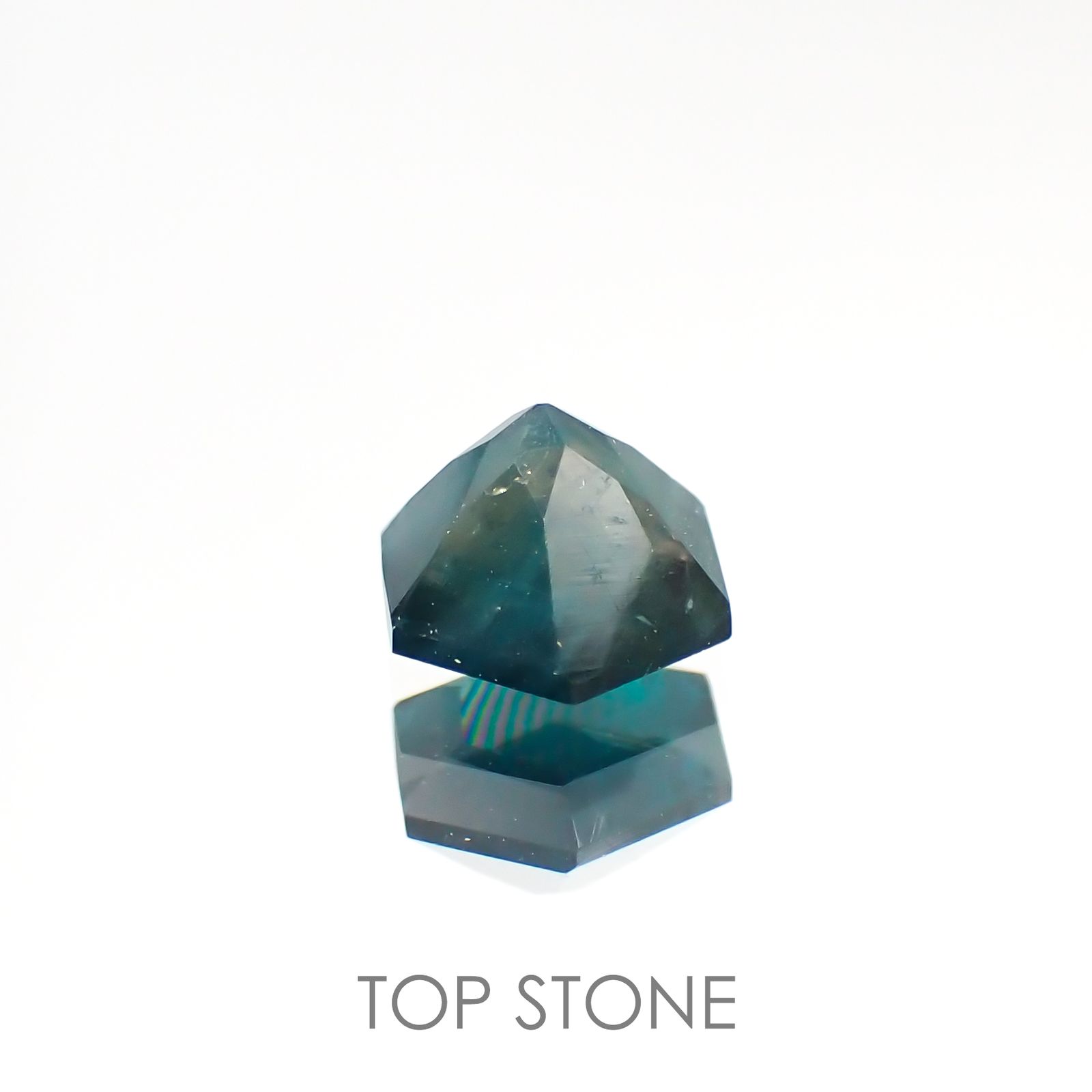 ◇ヘキサゴンカット◇グランディディエライト マダガスカル産 ルース 0.59ct[210813061]5×4.9mm前後