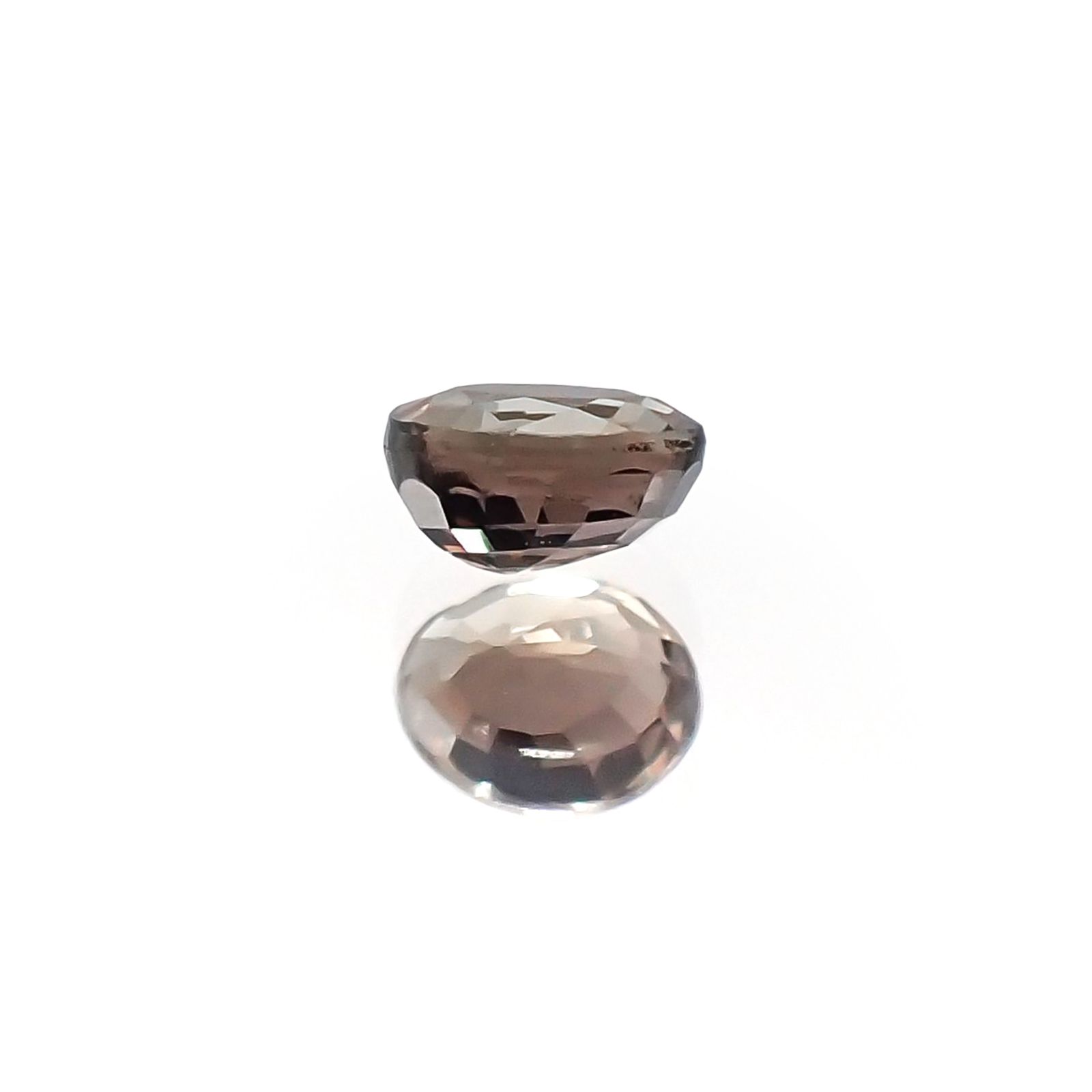カラーチェンジサファイア 非加熱(宝石名サファイア)タンザニア産 識別済 0.38ct / 4.3x3.5mm前後 [231023982]