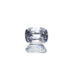 アイスブルーサファイア(宝石名サファイア)スリランカ/マダガスカル産 識別済 0.68ct / 5.7x4.3mm前後 [220817456]