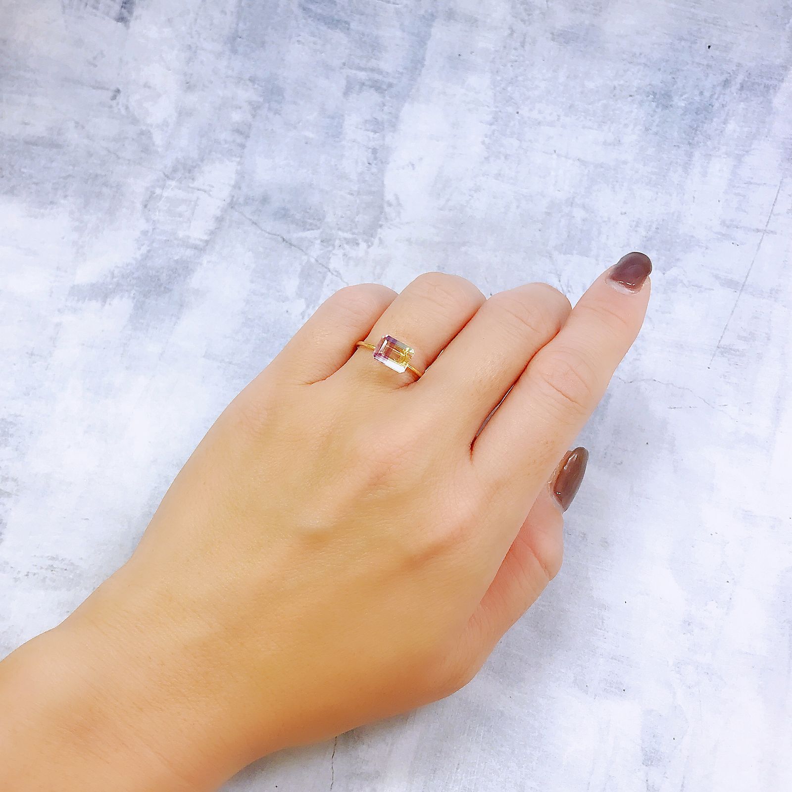バイカラーフローライト 中国産 1.99ct [220917999]8x6mm前後