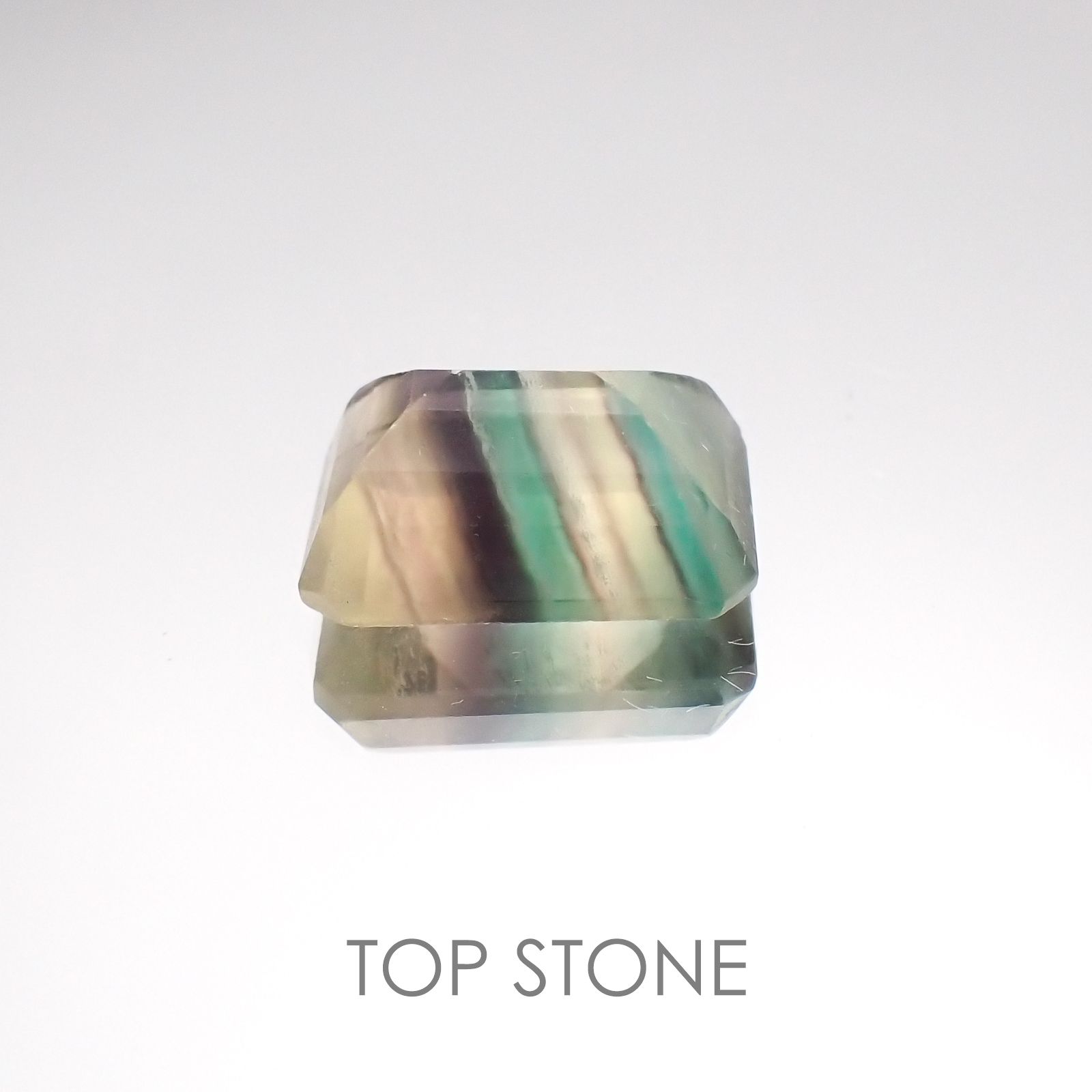 パーティカラーフローライト(宝石名パーティカラード・フルオライト) ブラジル産 8.57ct 識別済[20128511]13.8×10mm前後