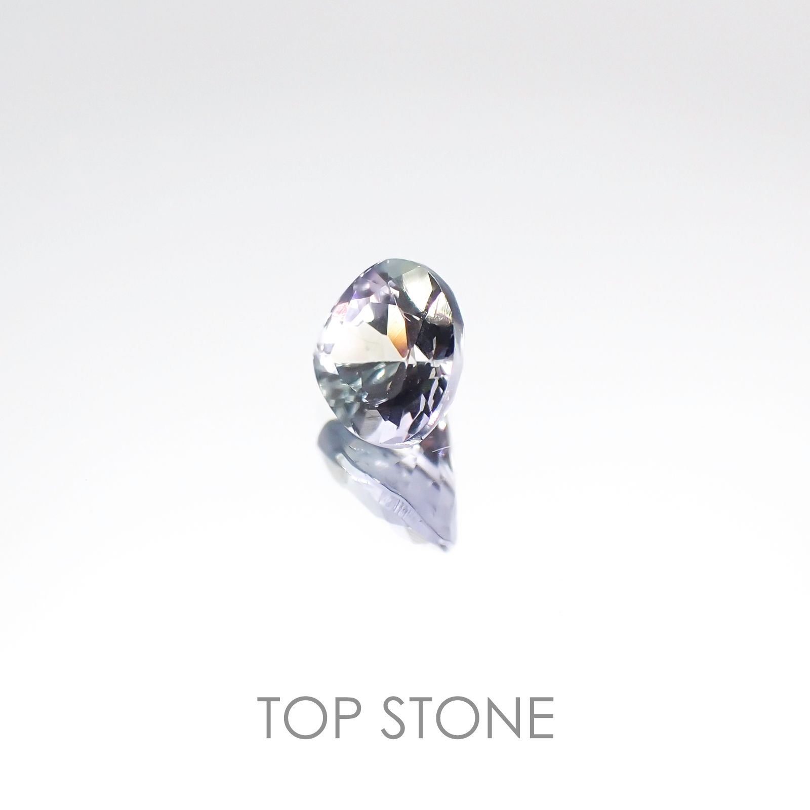 バイカラータンザナイト(宝石名タンザナイト) タンザニア産 0.58ct 識別済[20096422]5.2×5.2mm前後
