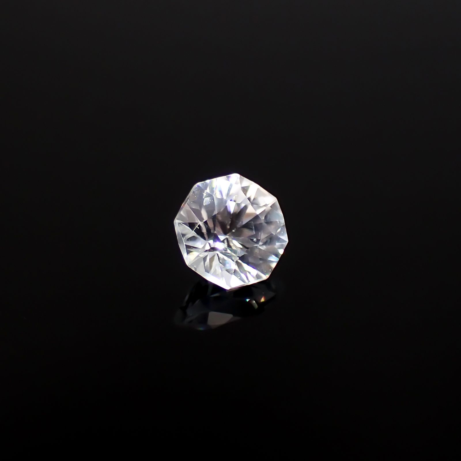 ◇オクタゴンカット◇カラーレスジルコン(宝石名ホワイト・ジルコン)スリランカ/カンボジア産 識別済 0.82ct / 4.9x4.9mm前後 [251231381]