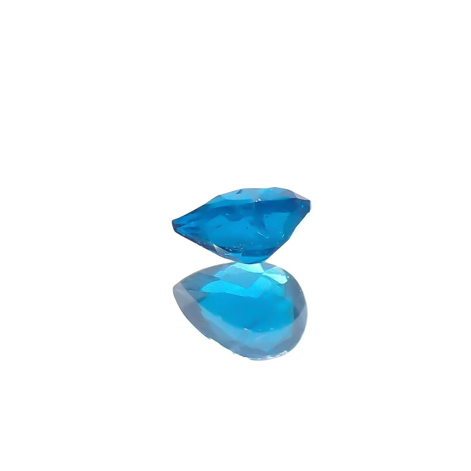 アウイナイト フルオレッセンス(宝石名アウイナイト)ドイツ産 識別済 0.11ct / 4x2.8mm前後 [260527502]