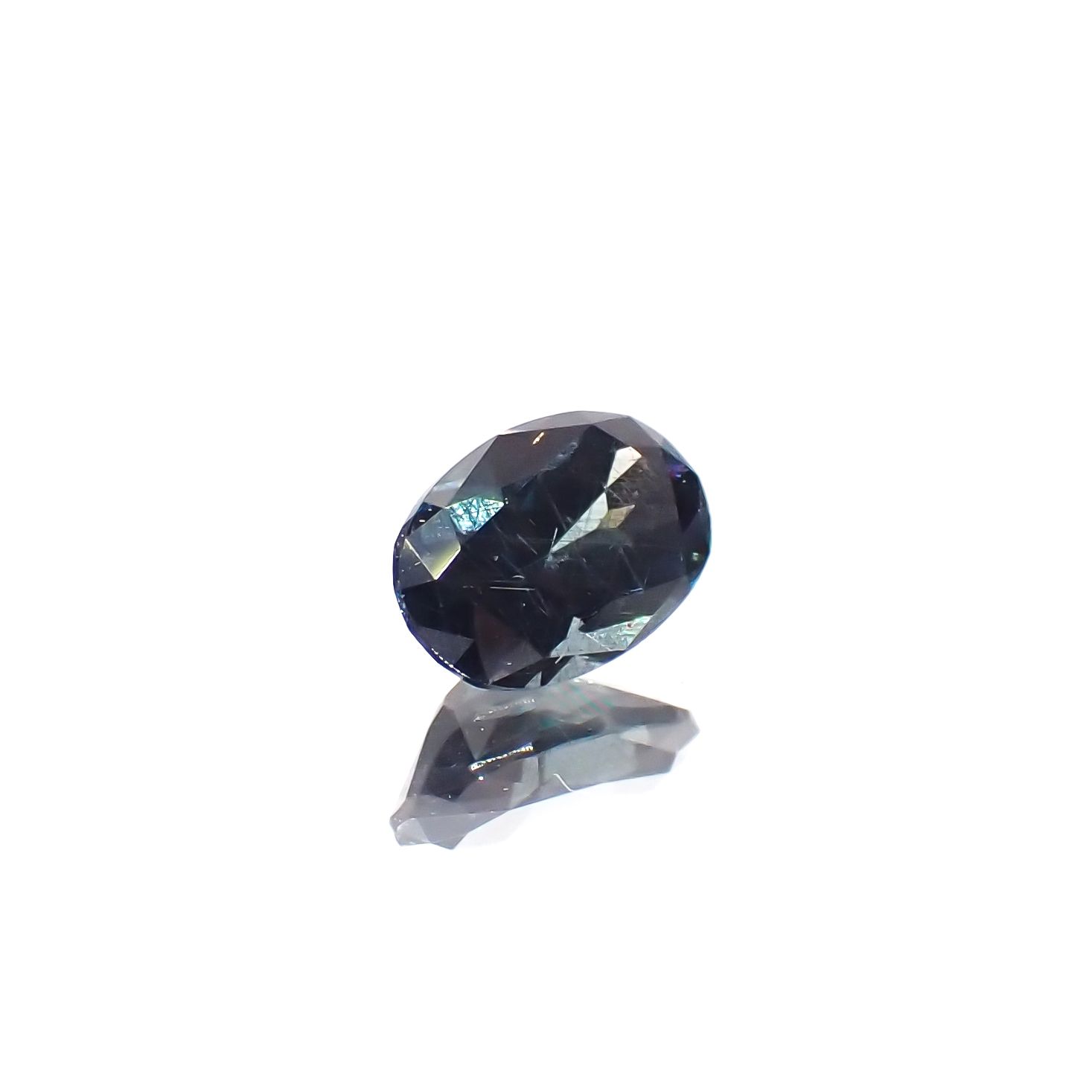 ベキリーブルーガーネット（カラーチェンジガーネット アレキタイプ） マダガスカル・ベキリー産 0.54ct[240125485]5.8x3.9mm前後