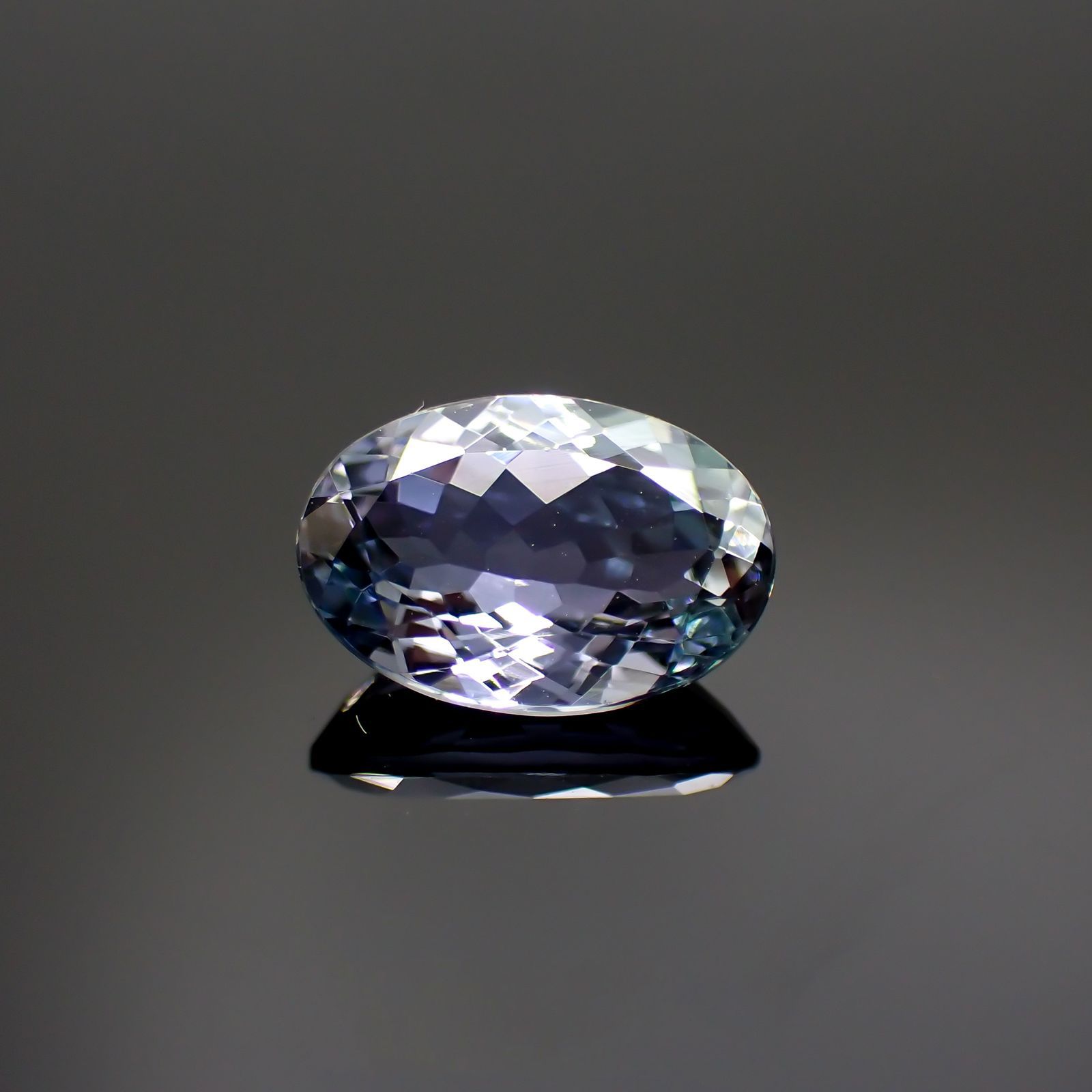 パーティカラータンザナイト(宝石名タンザナイト) タンザニア産 1.915ct ソ付[210410414]9.7×6.6mm前後 | TOP  STONE(トップストーン)