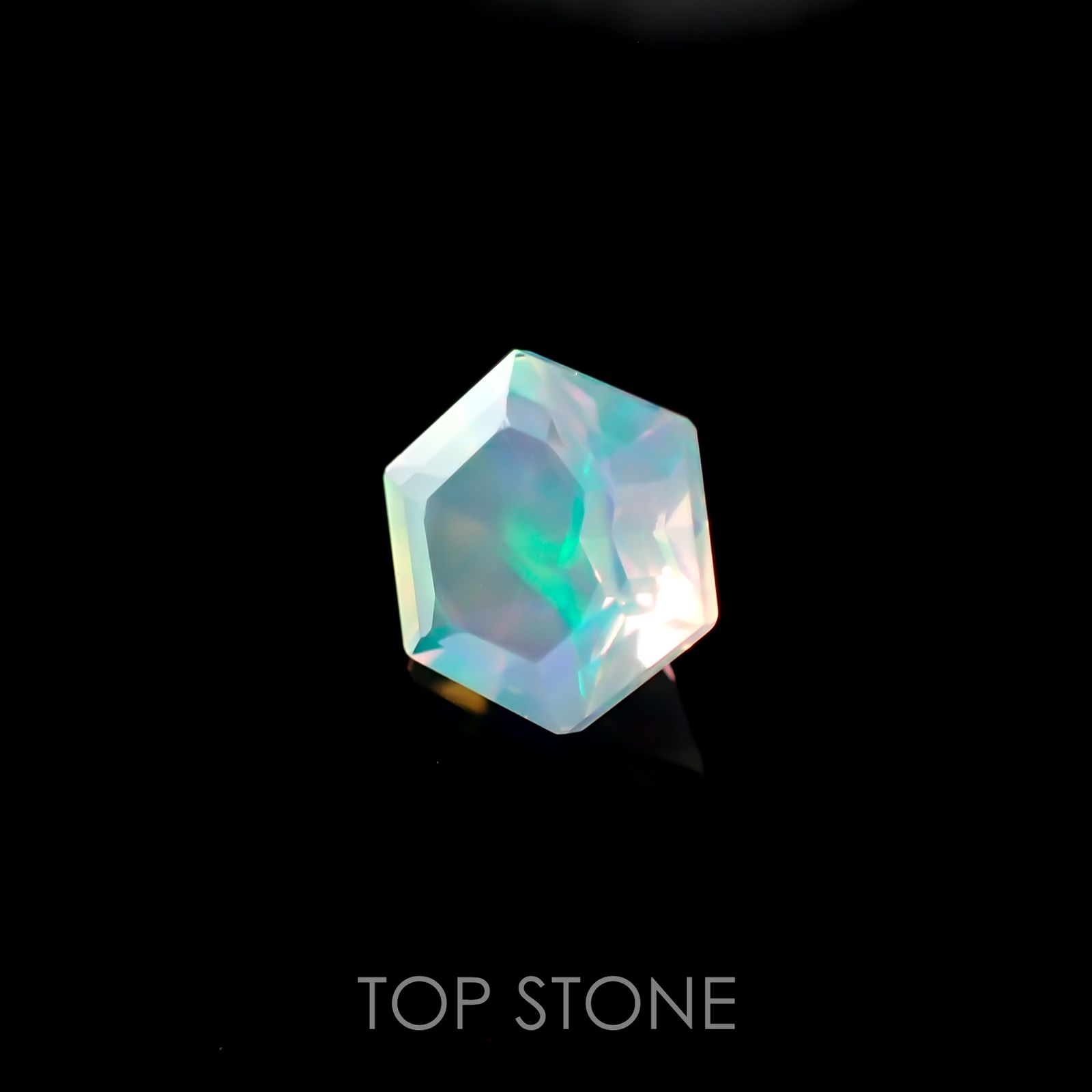 ◇ヘキサゴンカット◇エチオピアオパール エチオピア産 ルース 0.45ct[210611034]5.4×5.4mm前後