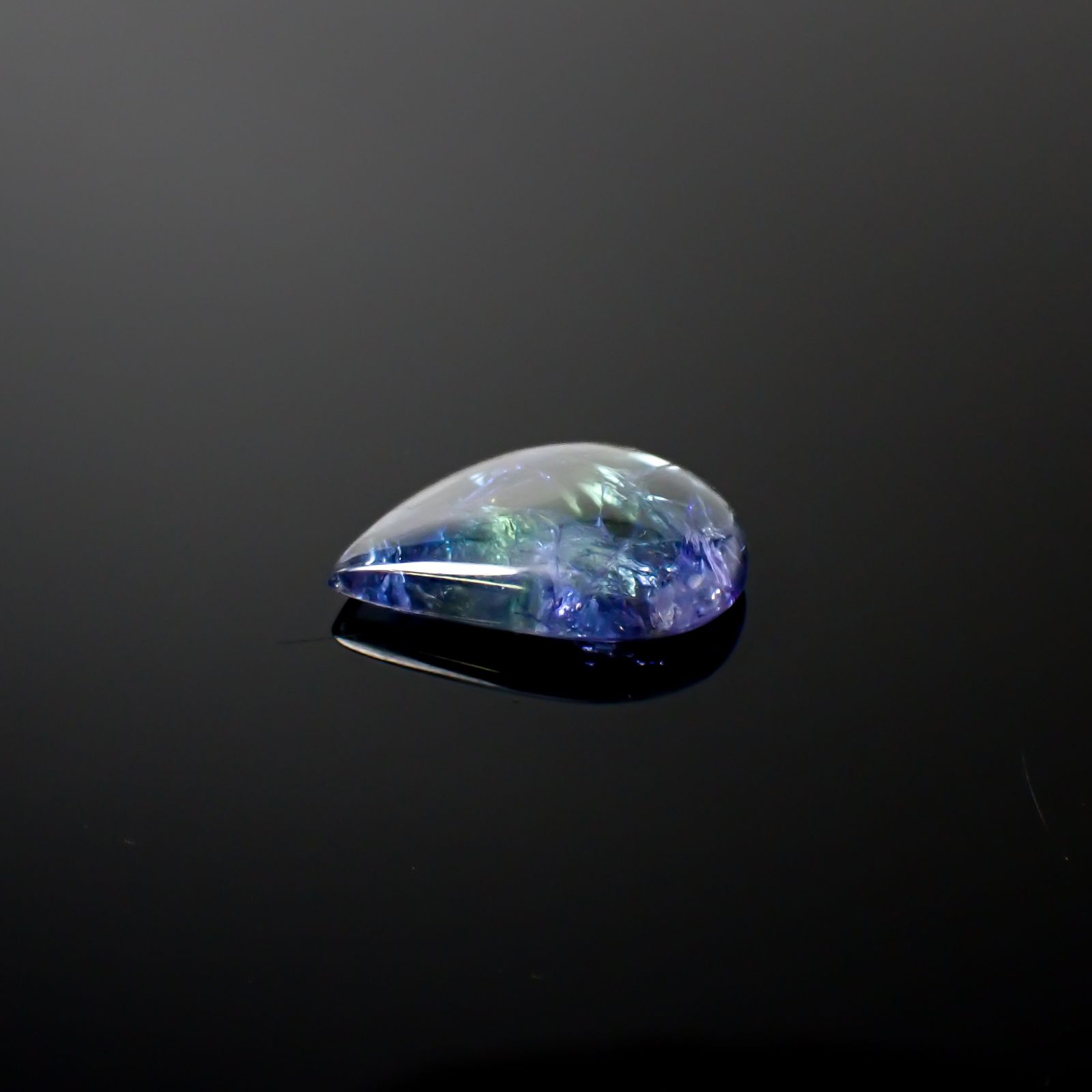 ◇カスタムカット◇バイカラータンザナイト  タンザニア産 27.58ct [241129477]26.7x19.2mm前後