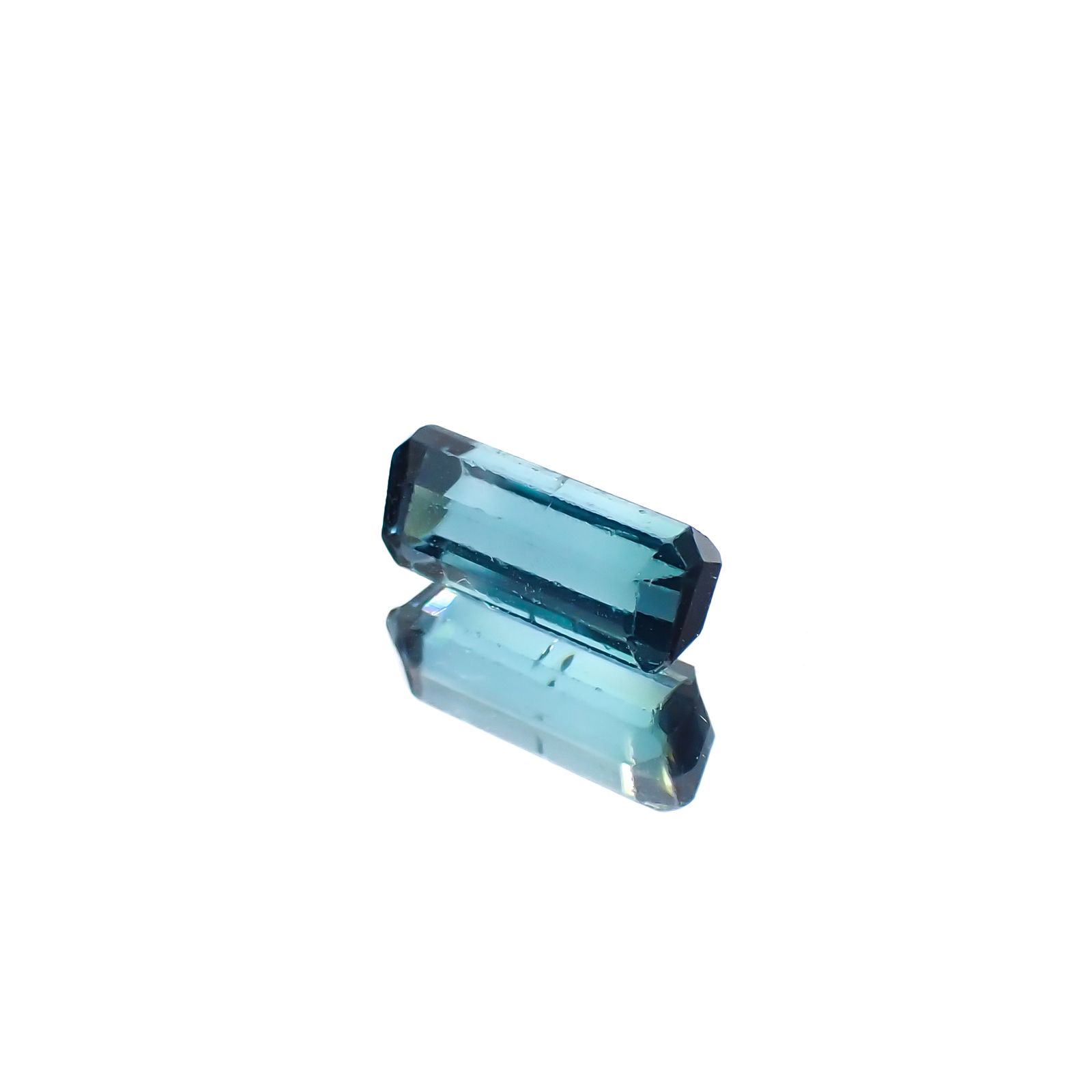 ブルートルマリン(宝石名ブルー・トルマリン)ブラジル産 1.231ct ソ付(彩珠)[231224374]8.7x3.6mm前後
