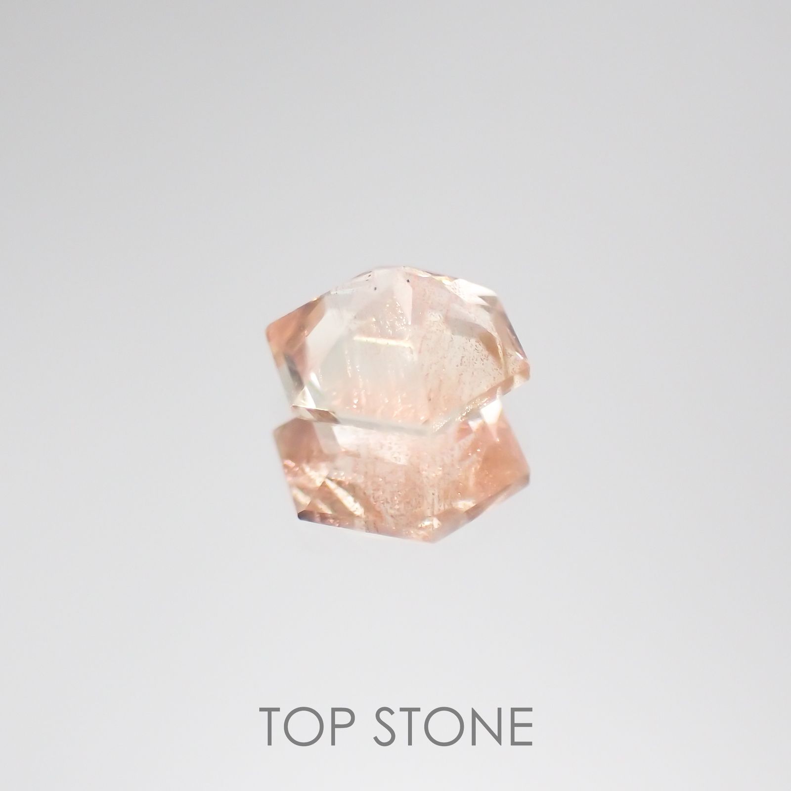 ◇ヘキサゴンカット◇オレゴンサンストーン SA アメリカ産 ルース 0.39ct[210610968]4.7×4.7mm前後