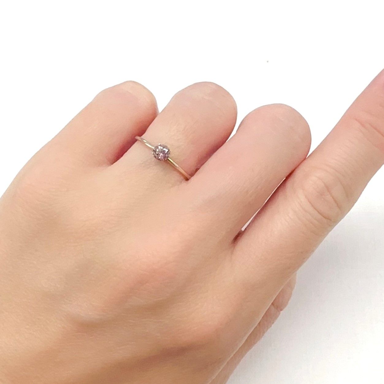 ドラゴンガーネット タンザニア産 0.38ct[240427285]3.9x3.9mm前後