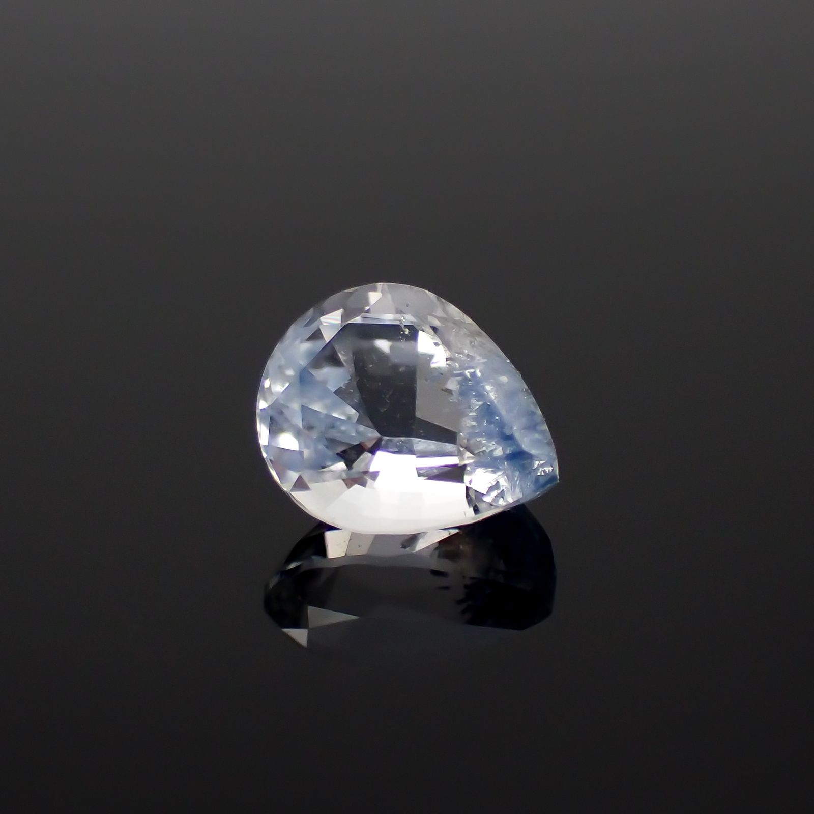 デュモルチェライトインクォーツ ブラジル産 0.89ct[231023580]7.1x5.7mm前後