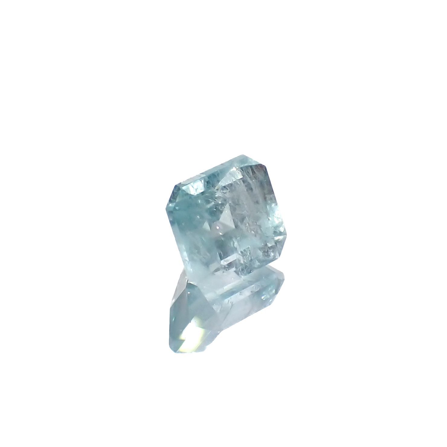 ユークレース(宝石名ブルー・ユークレース)コロンビア産 2.368ct ソ付(彩珠)[221018850]7.6x7.2mm前後