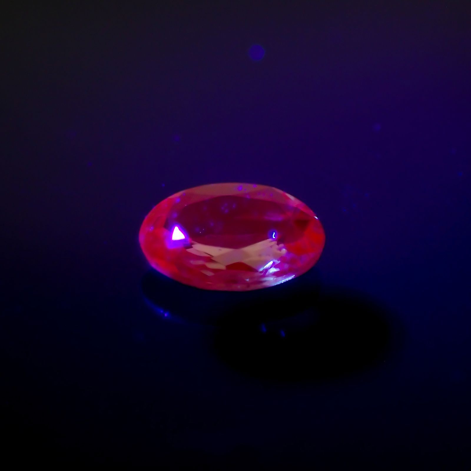 アレキサンドライト(宝石名アレキサンドライト) ブラジル産 0.26ct 識別済[20052702]4.9×3.6mm前後