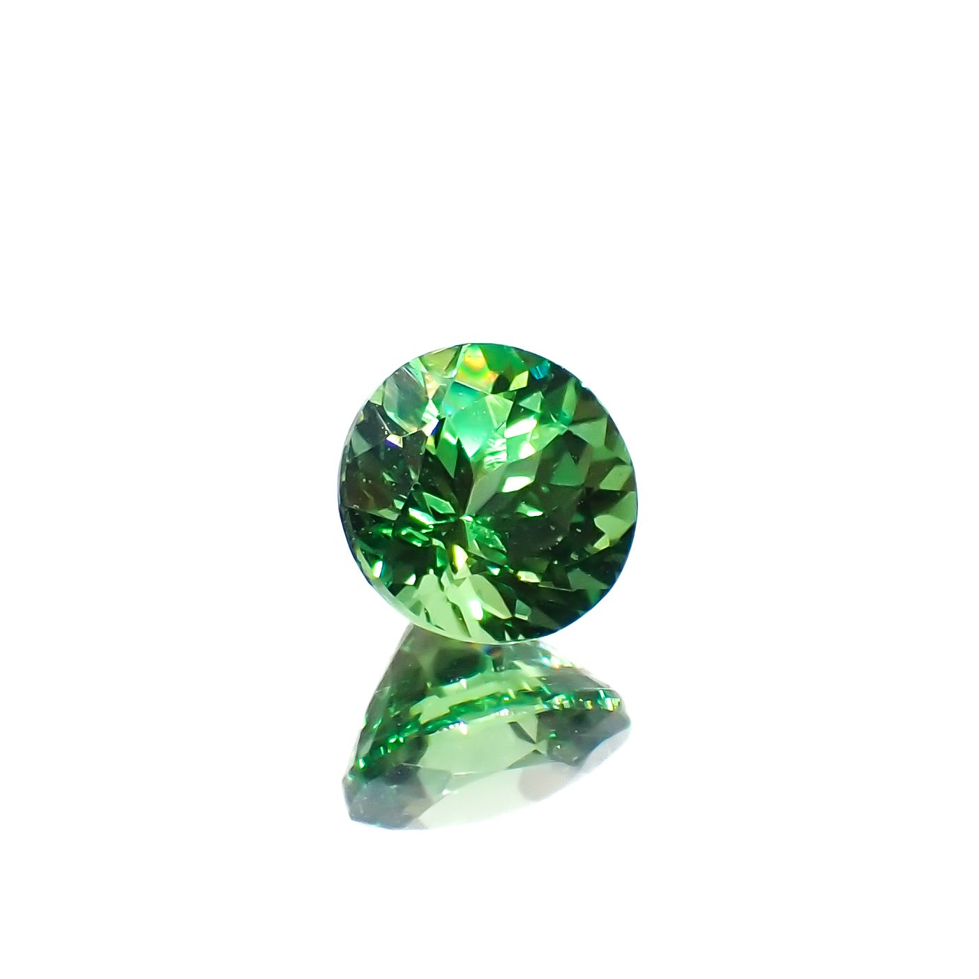 ツァボライト タンザニア産 0.68ct[231023564]5.2x5.2mm前後