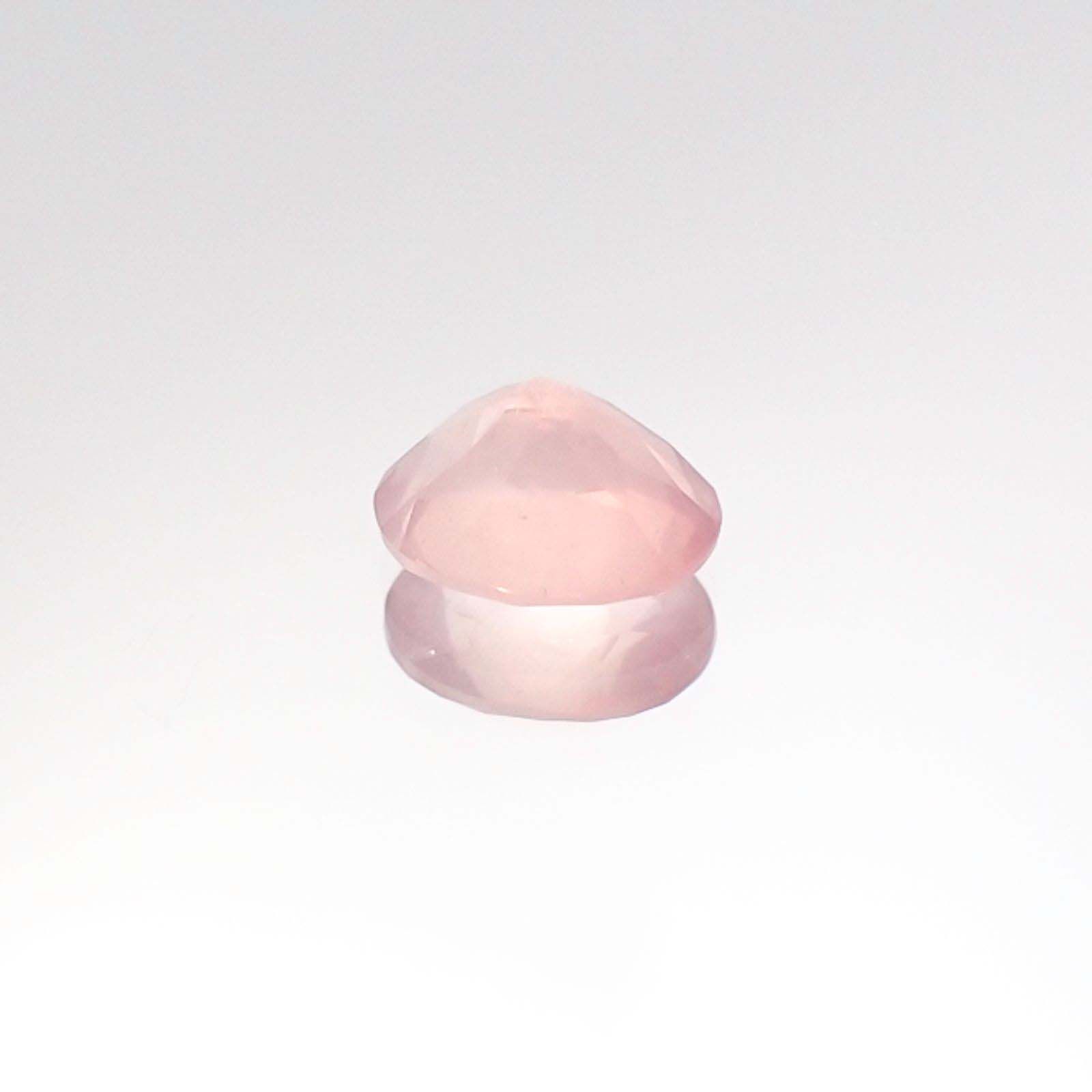 ディープローズクォーツ(宝石名ローズ・クォーツ)モザンビーク産 0.72ct 識別済[230722936]6.7x5.3mm前後