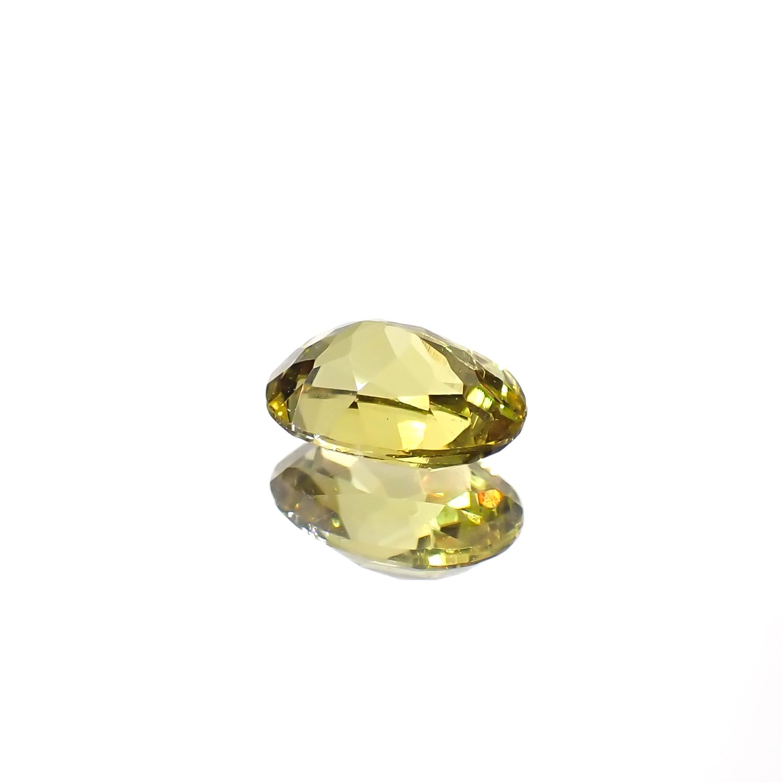マリガーネット(宝石名グロッシュラー アンドラダイト・ガーネット)マリ共和国産 0.55ct 識別済[231224574]5.9x4.1mm前後