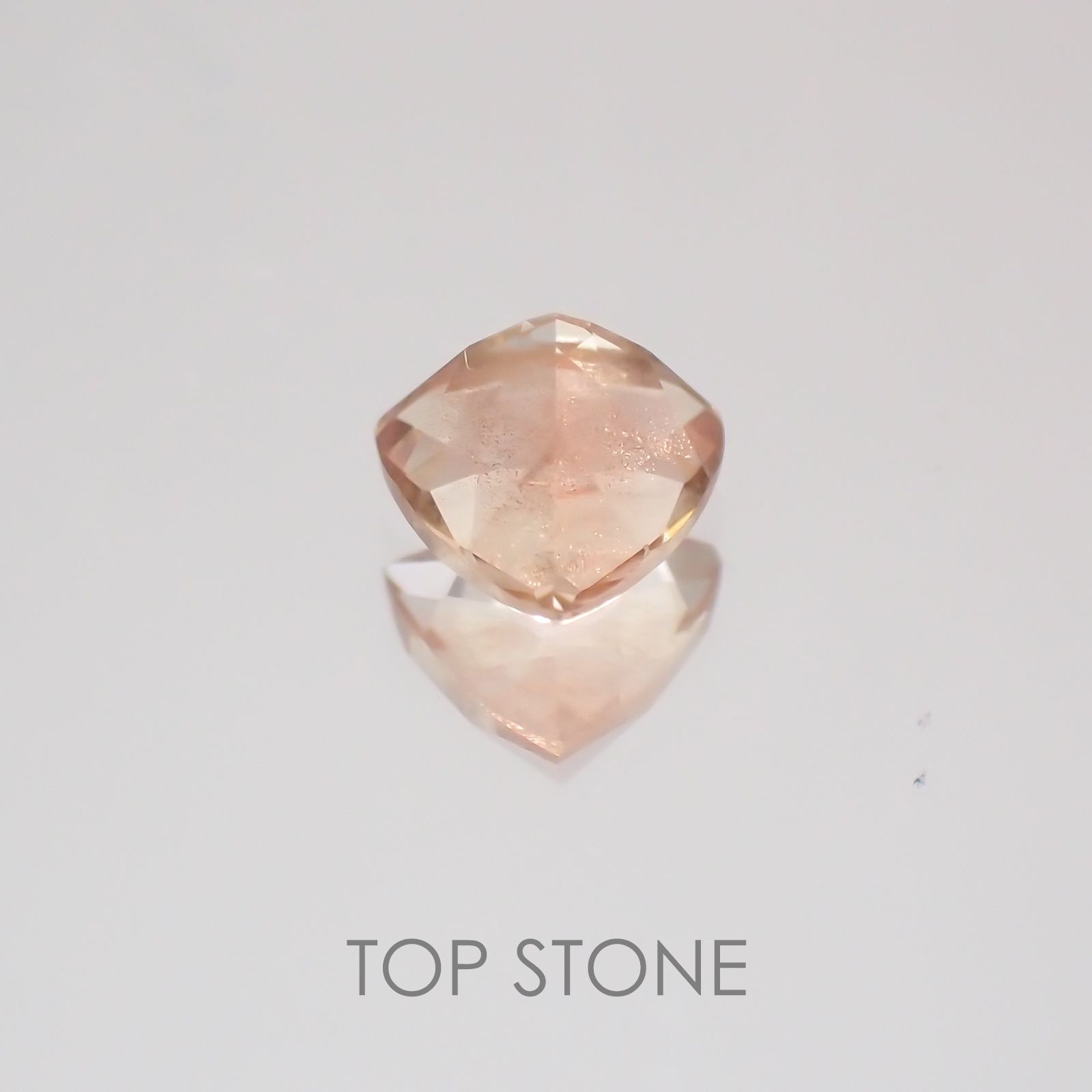 オレゴンサンストーン アメリカ産 ルース 0.44ct[21018943]5.1×5.1mm前後