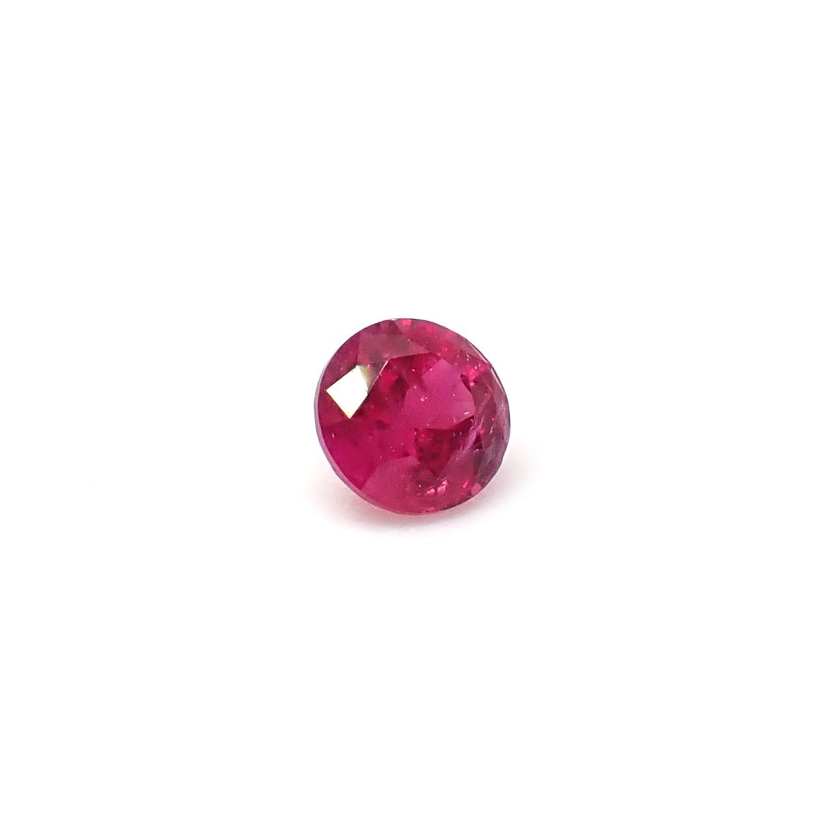 ルビー グリーンランド産 0.17ct / 3.1x3.1mm前後 [261033223]
