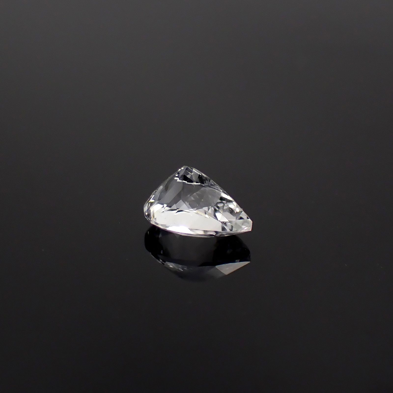 フェナカイト ロシア産 0.66ct / 6.7x4.8mm前後 [260231711]