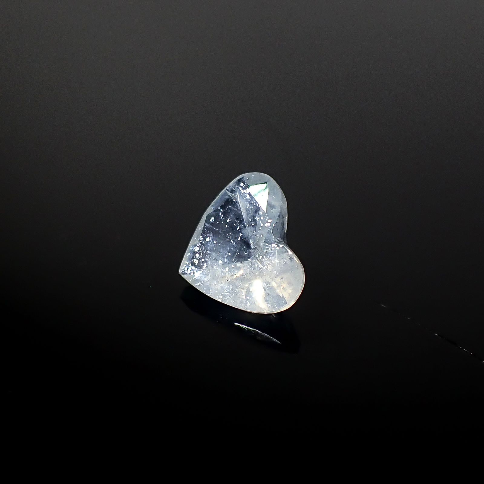 イリデッセンスアクアマリン ブラジル産 1.11ct [250730716]7x8.2mm前後
