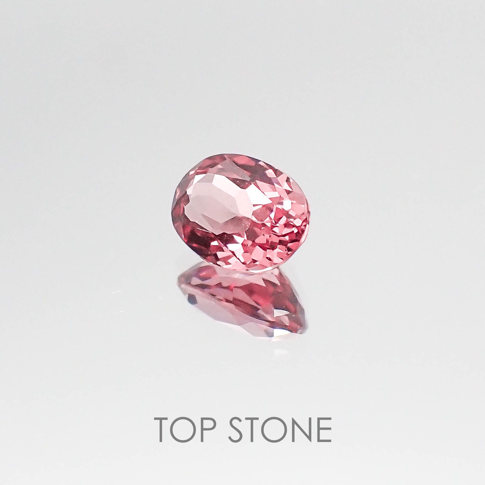 カラーチェンジマラヤガーネット タンザニア産 ルース 0.9ct[20074278]6.5×4.9mm前後
