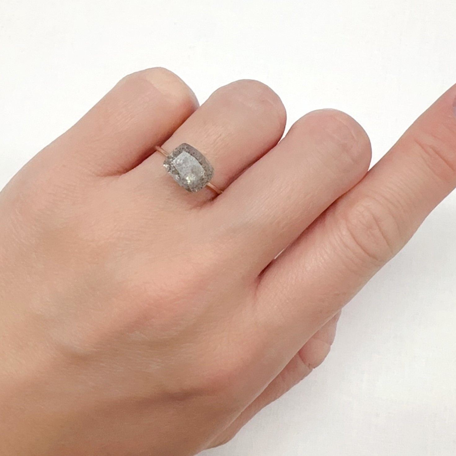 モスアクアマリン ブラジル産 2.40ct[240226050]9.3x7.3mm前後