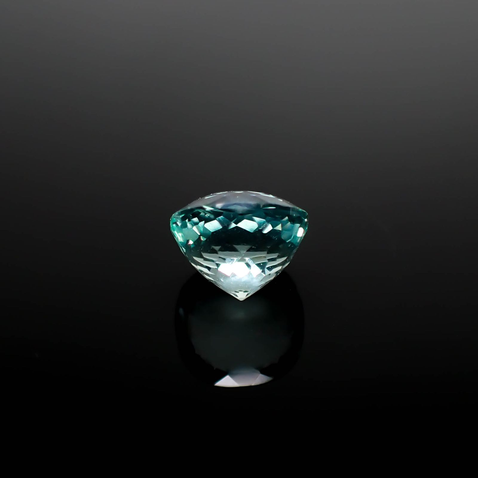 フローライト フルオレッセンス ジンバブエ産 2.25ct [250630511]7.6x7.6mm前後