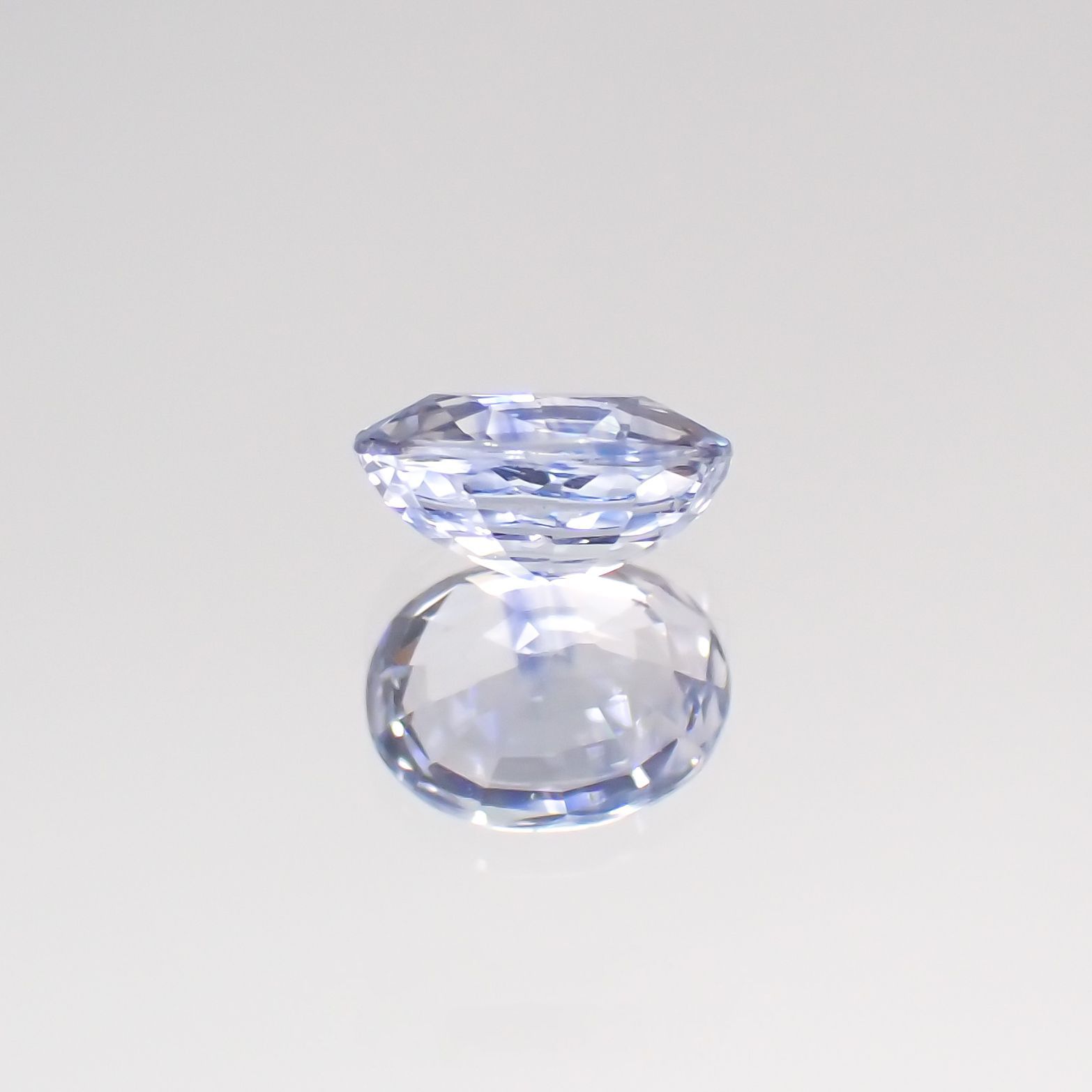 アイスブルーサファイア スリランカ・マダガスカル産 ルース 0.47ct[210611167]5×3.8mm前後
