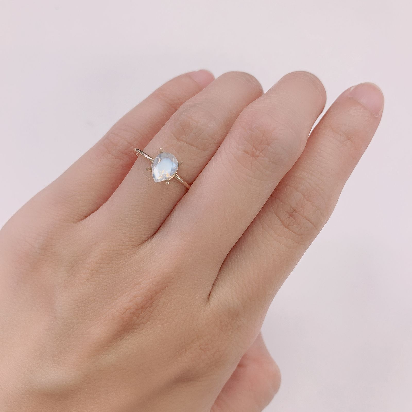 ムーンストーン(宝石名ムーンストーン) インド/スリランカ産 0.61ct 識別済[210912749]6.9×5mm前後