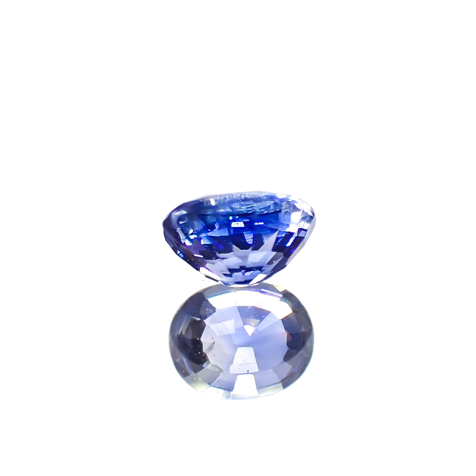 サファイア(宝石名サファイア)スリランカ/マダガスカル産 0.40ct 識別済[241029190]4.5x3.6mm前後